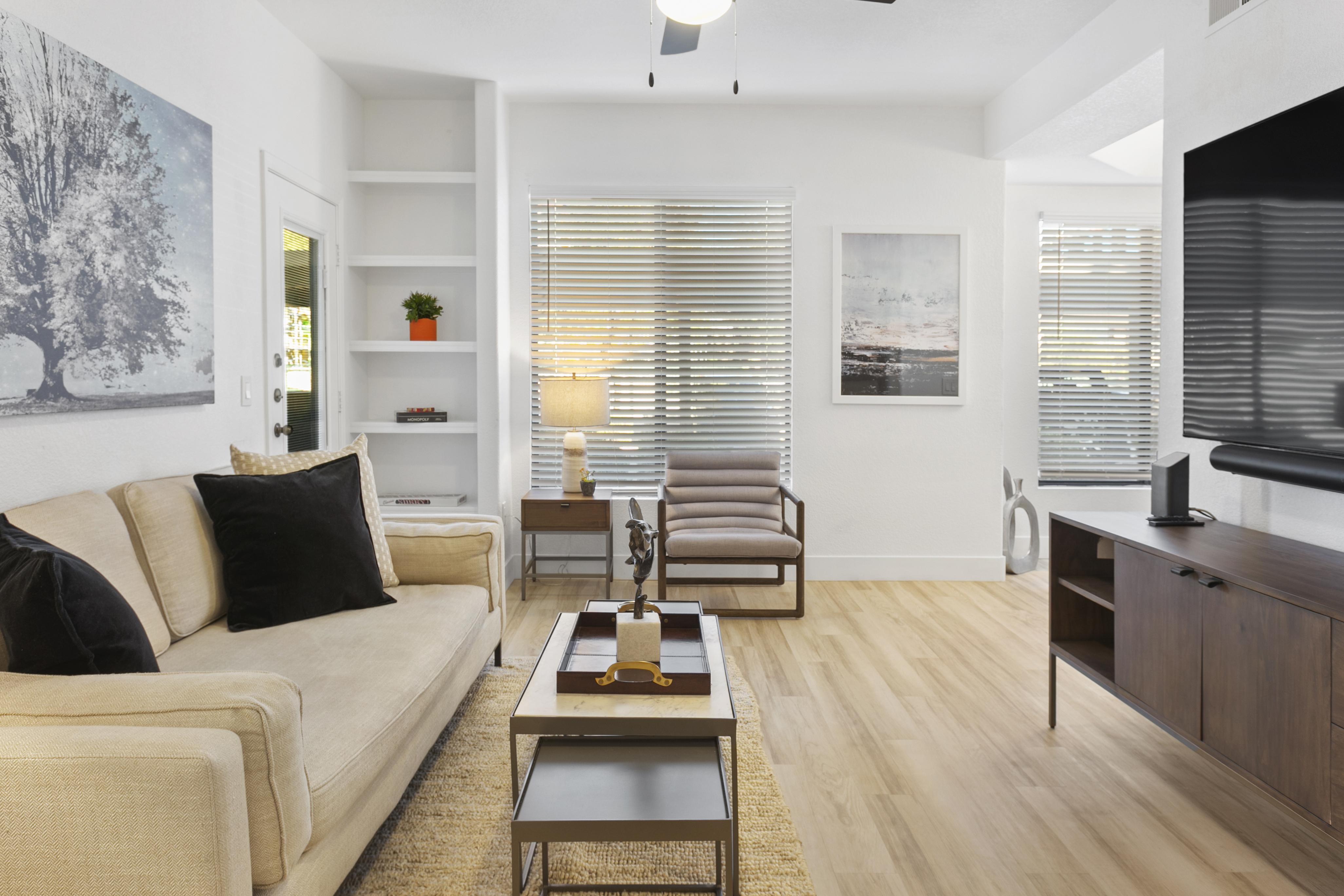 Modern 1BR Condo with Hot Tub & Gym in Scottsdale