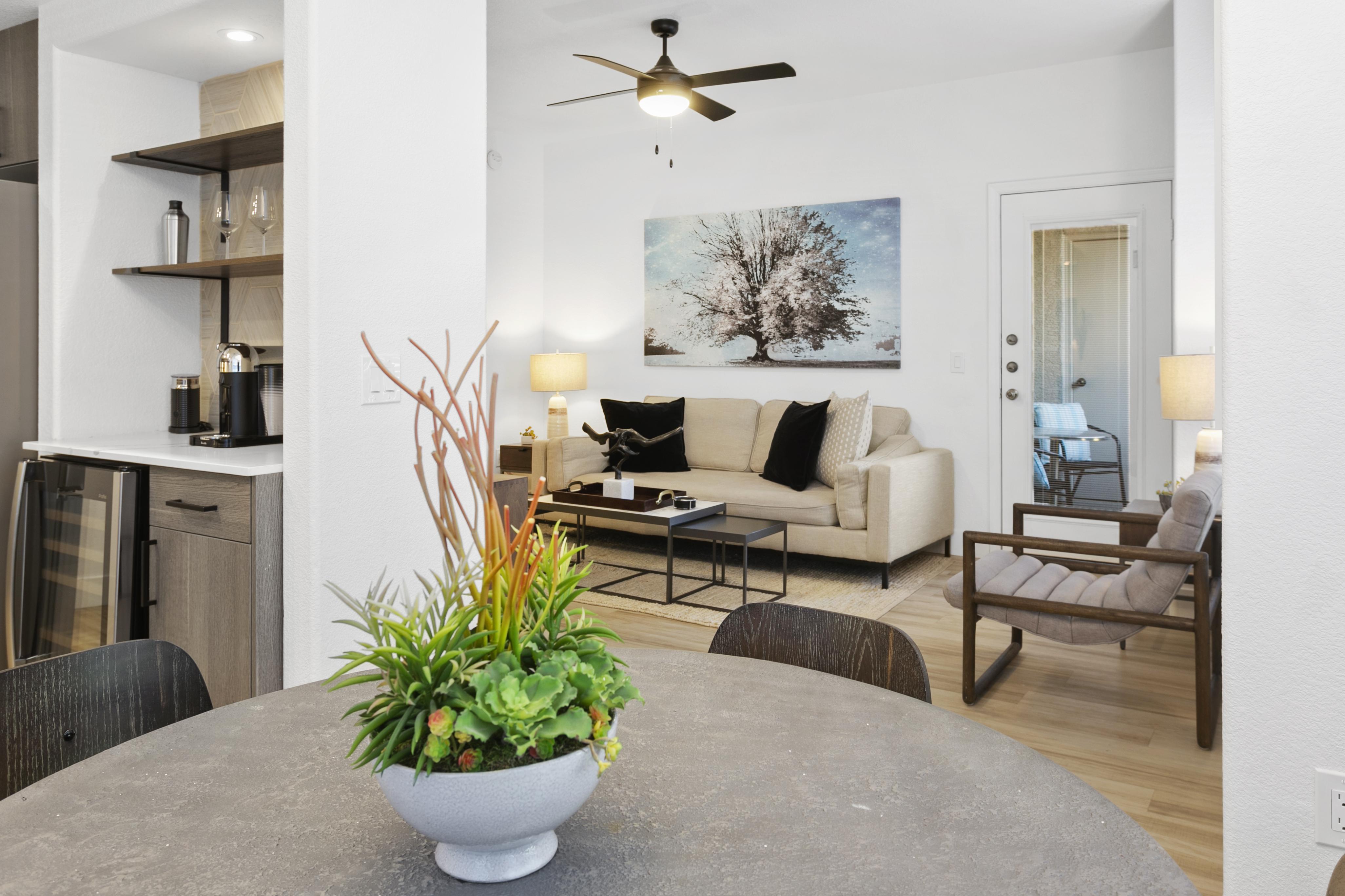 Exquisite 2BR Condo in the Nines Scottsdale w Pool