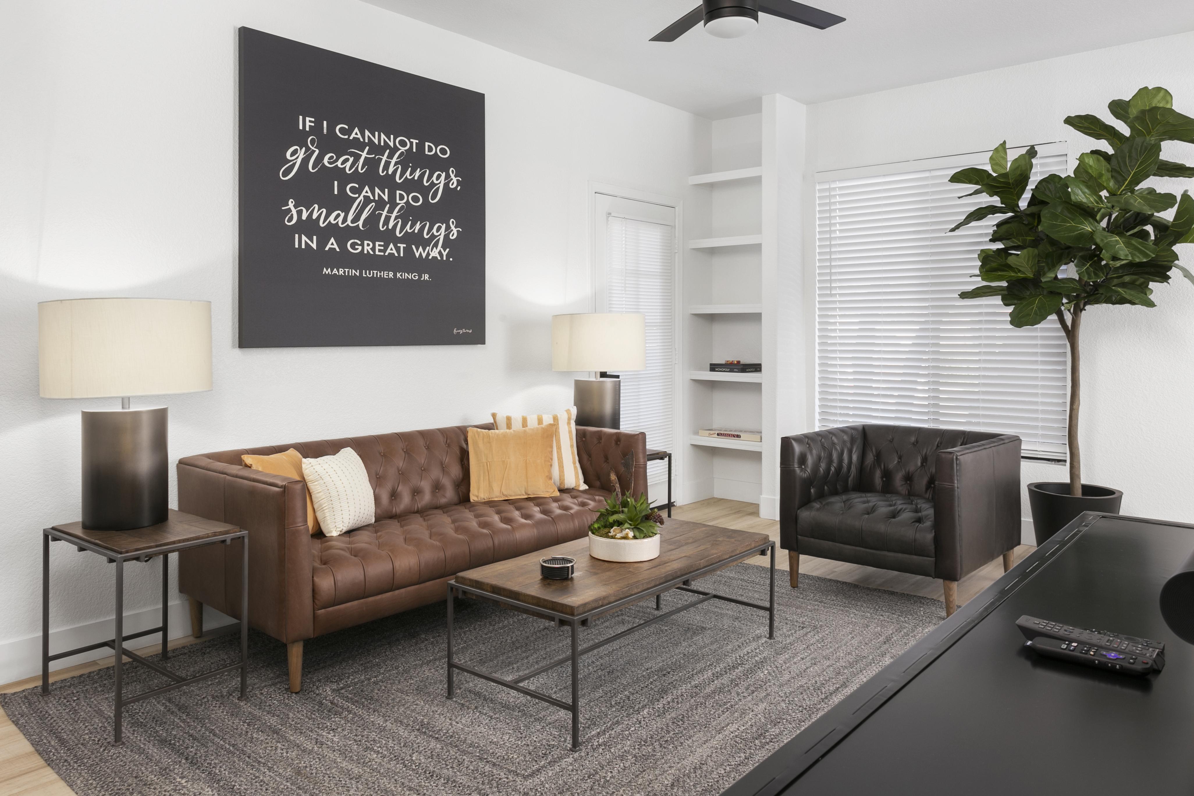 Magnificent 3BR Condo with Gym & Pool in Scottsdale