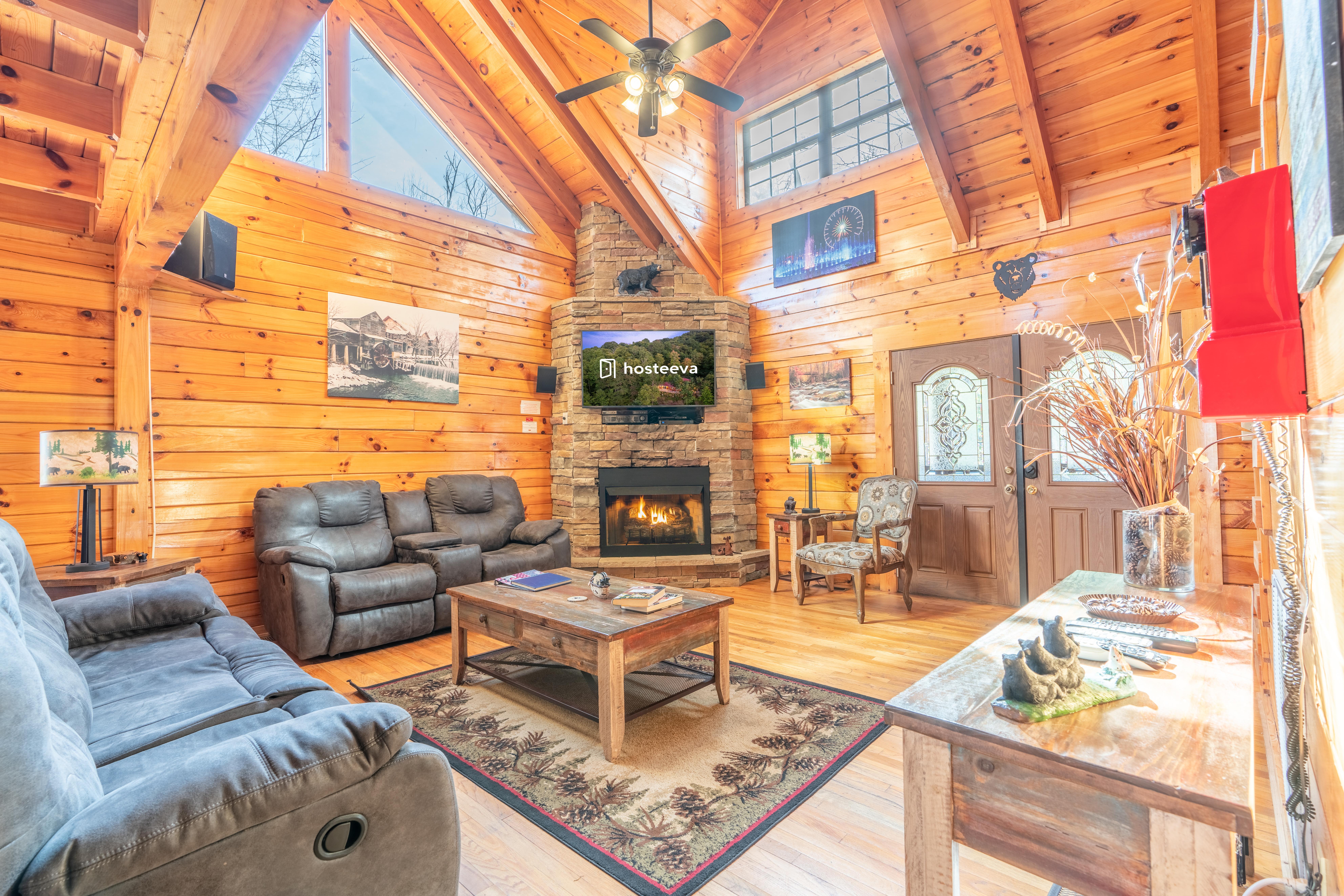 Comfort Cabin Bearway To Heaven w Private Hot Tub