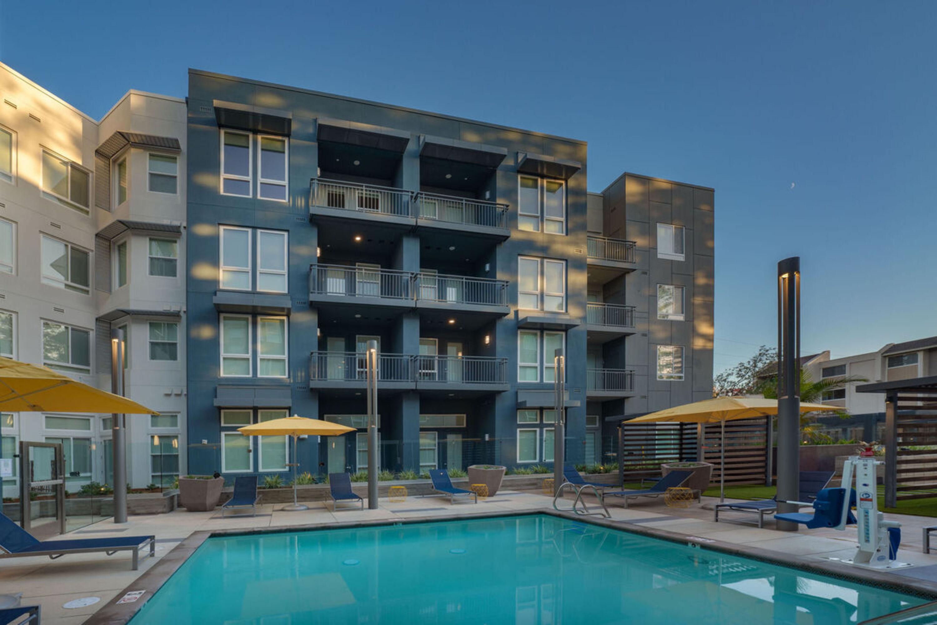 Spacious 2BR Condo w Prime Location in Mountain View