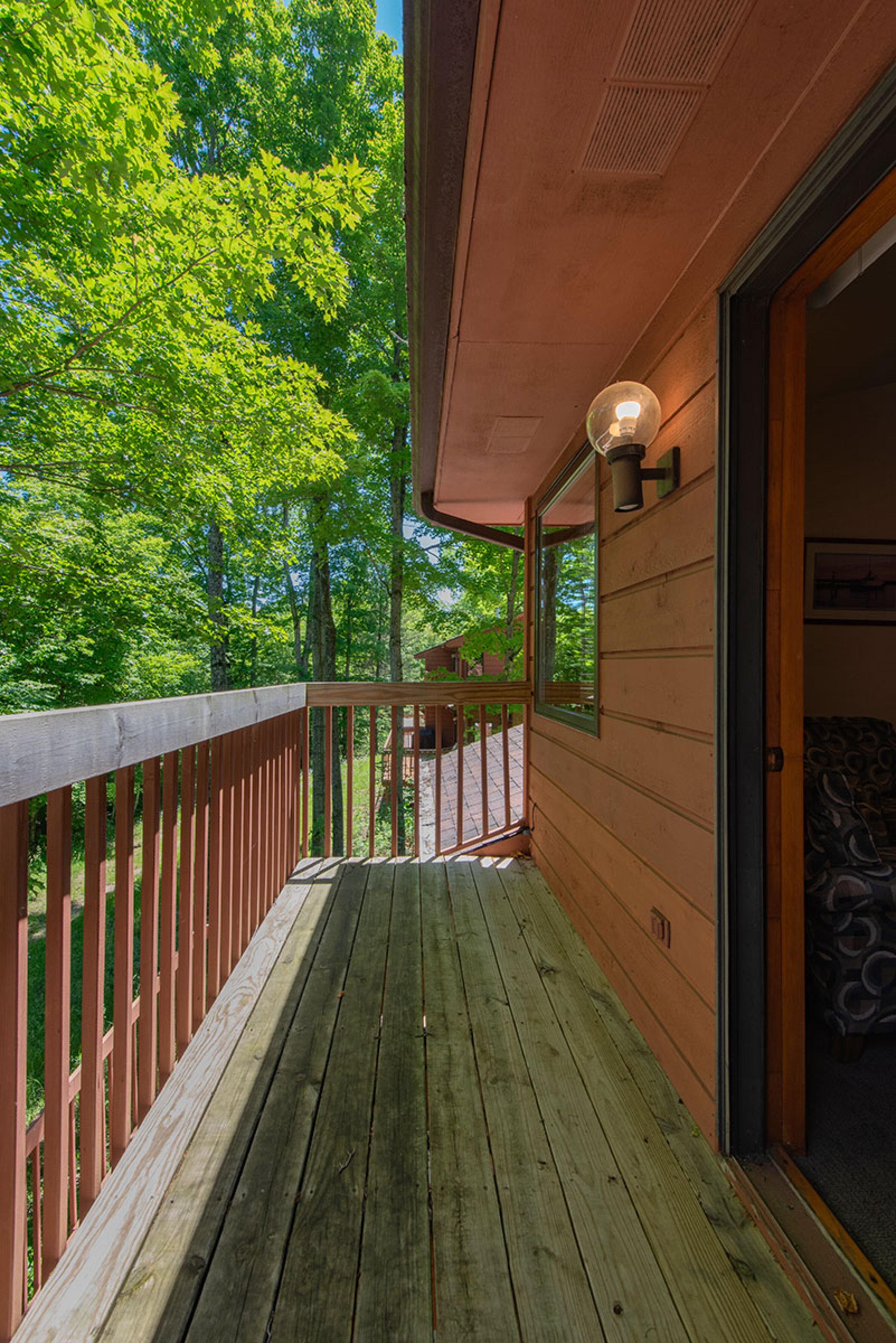 Stunning Lakefront 2BR Condo: Indoor Pool, Sauna, & Fireplace