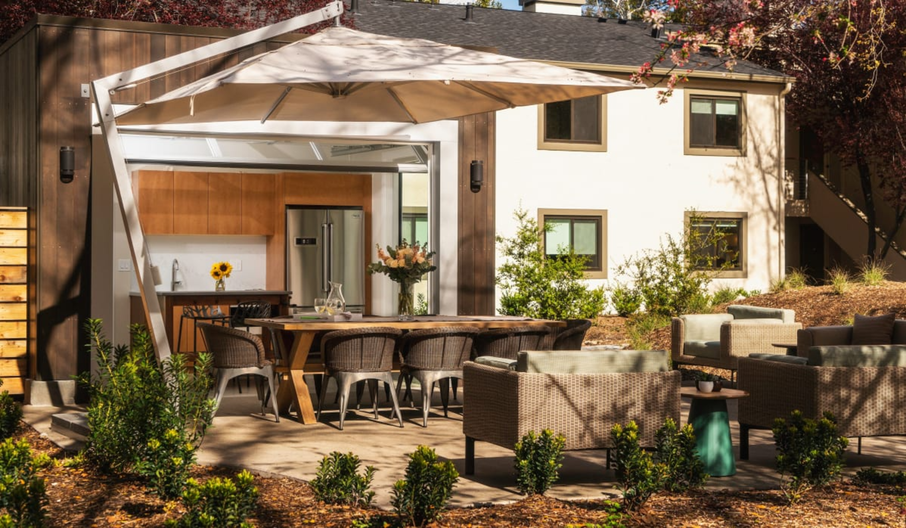 Sharon Green: Upscale 2BR Condo