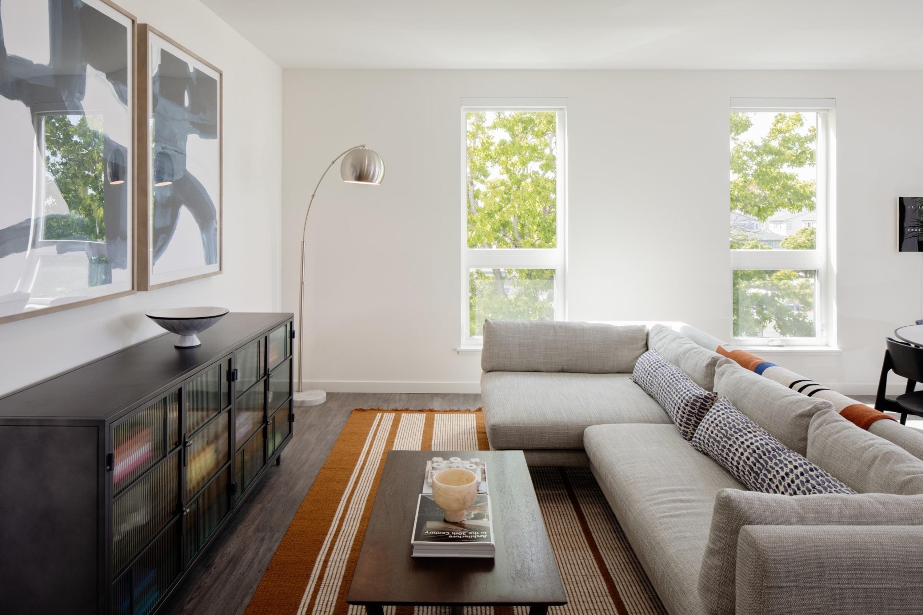 Spacious 1BR Condo with Pool in Alameda