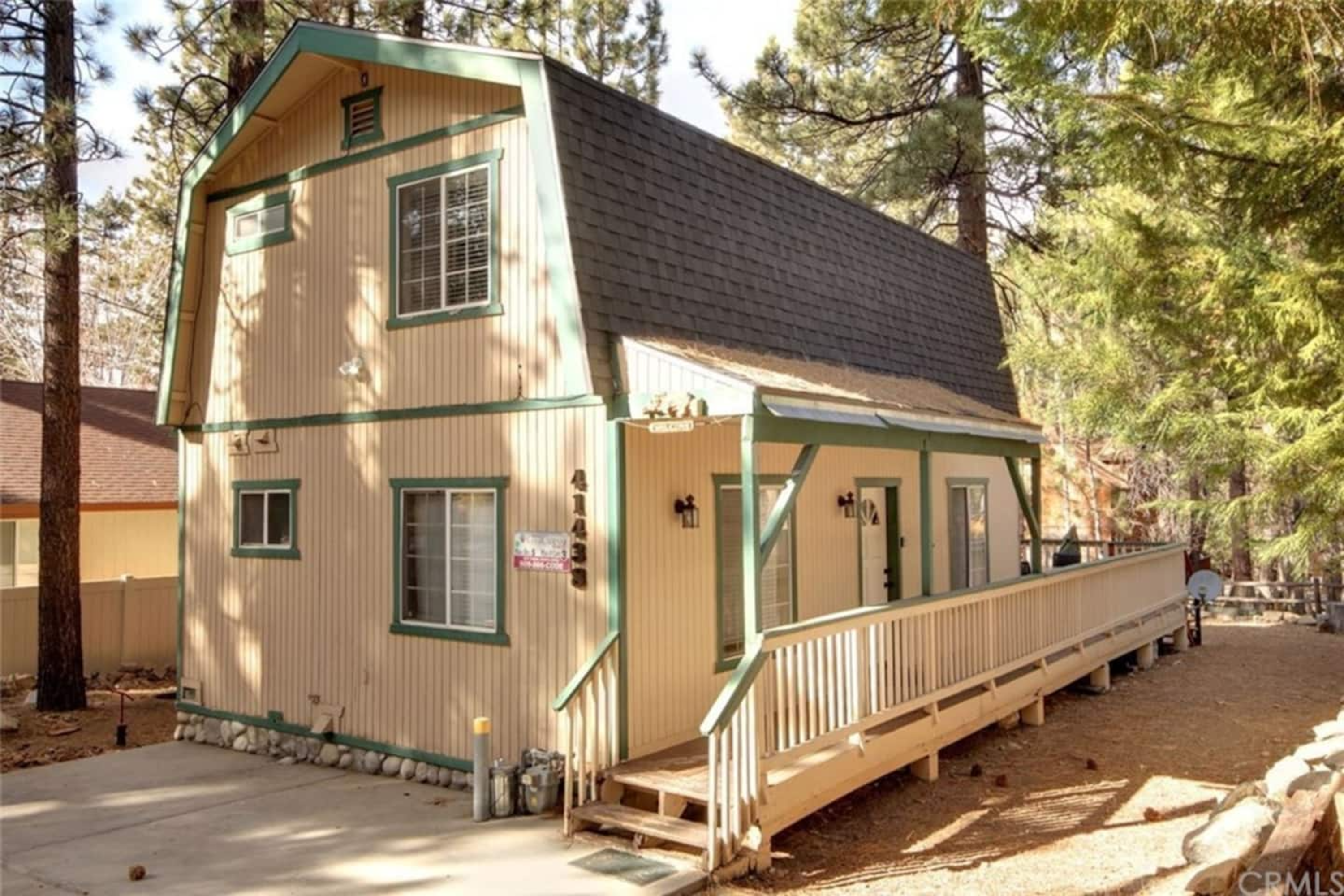 Owl's Nest-Cozy Mountain Retreat w/Private Hot Tub