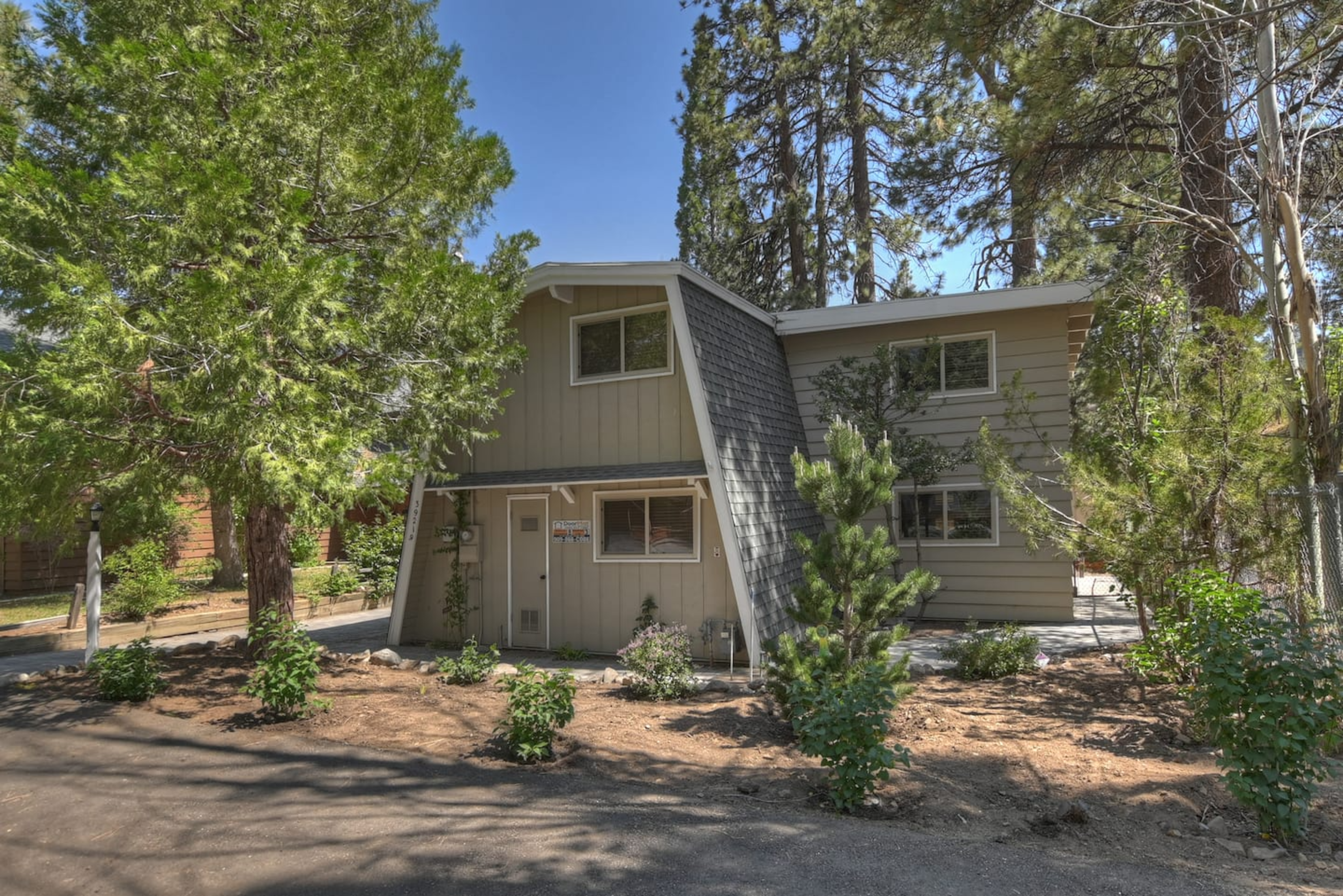 Peak Adventures-Beautiful 4 BR with Hot Tub