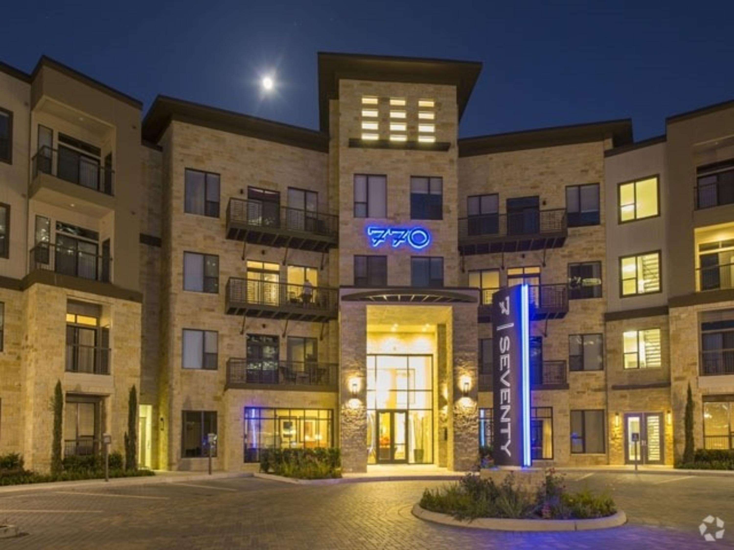 Elegant 2BR Condo at 7 Seventy – Your Poolside Retreat