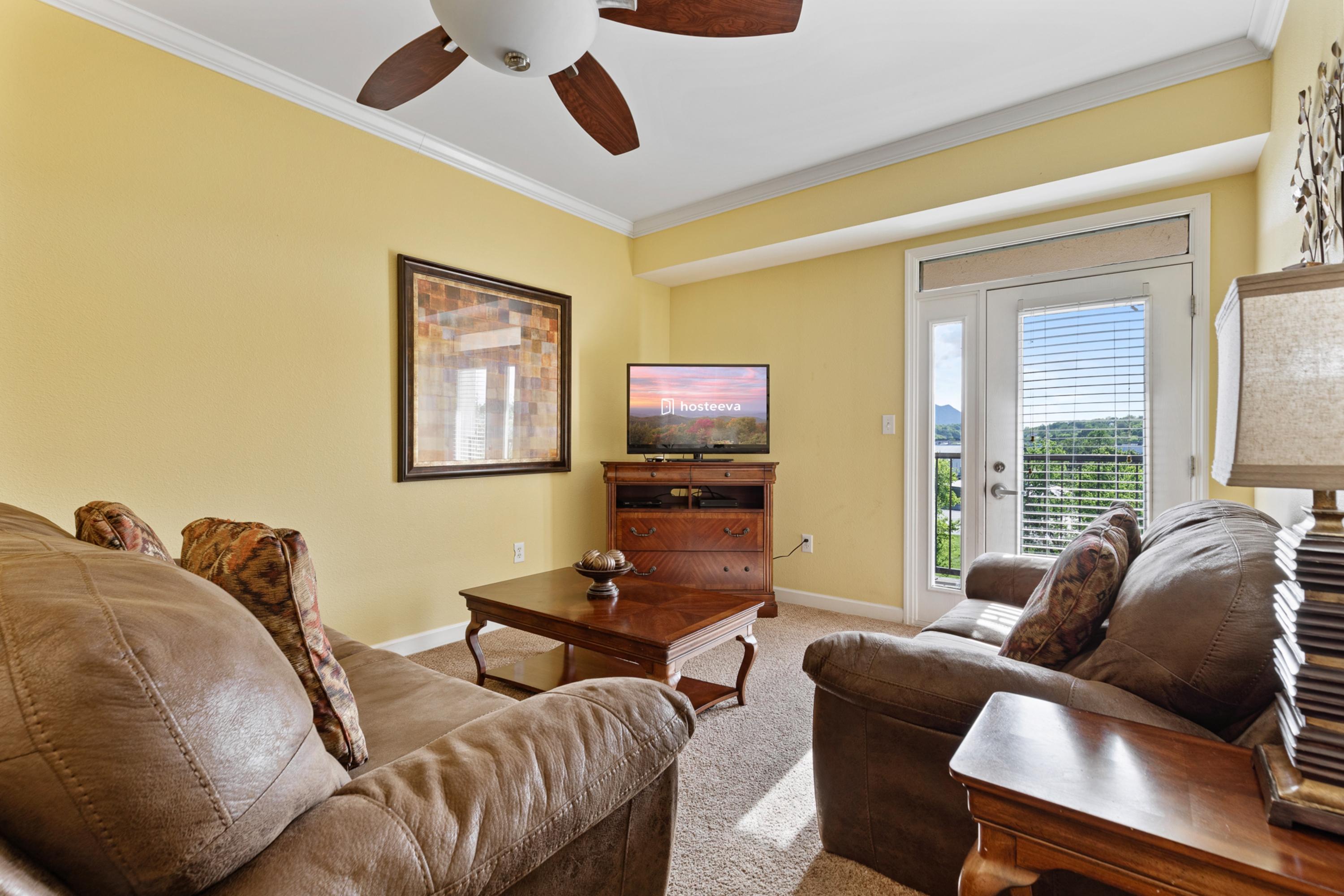 Pigeon River View #402