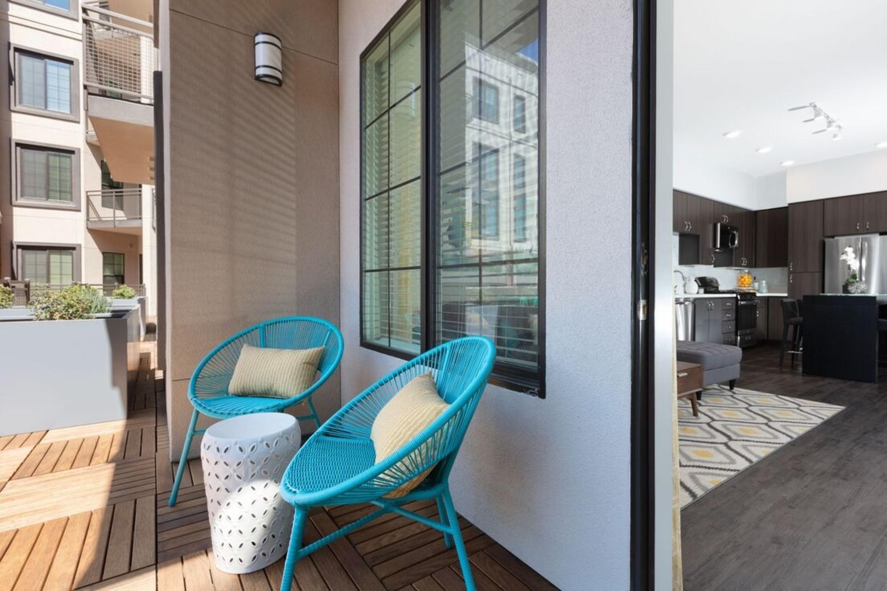 City Living w Resort Comforts – 1BR at 300 Railway