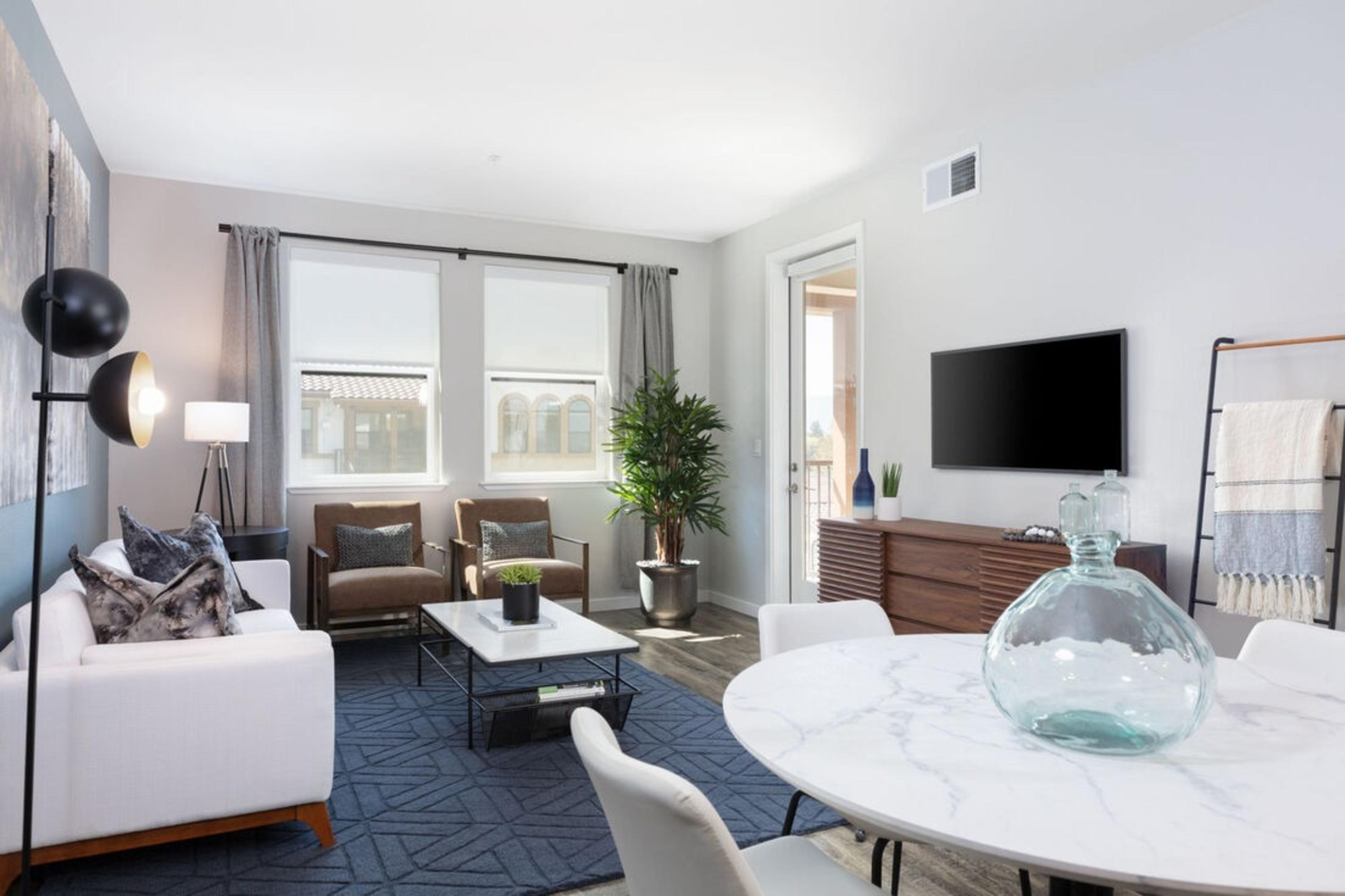 Bright 2BR Condo at Murphy Station w Pool