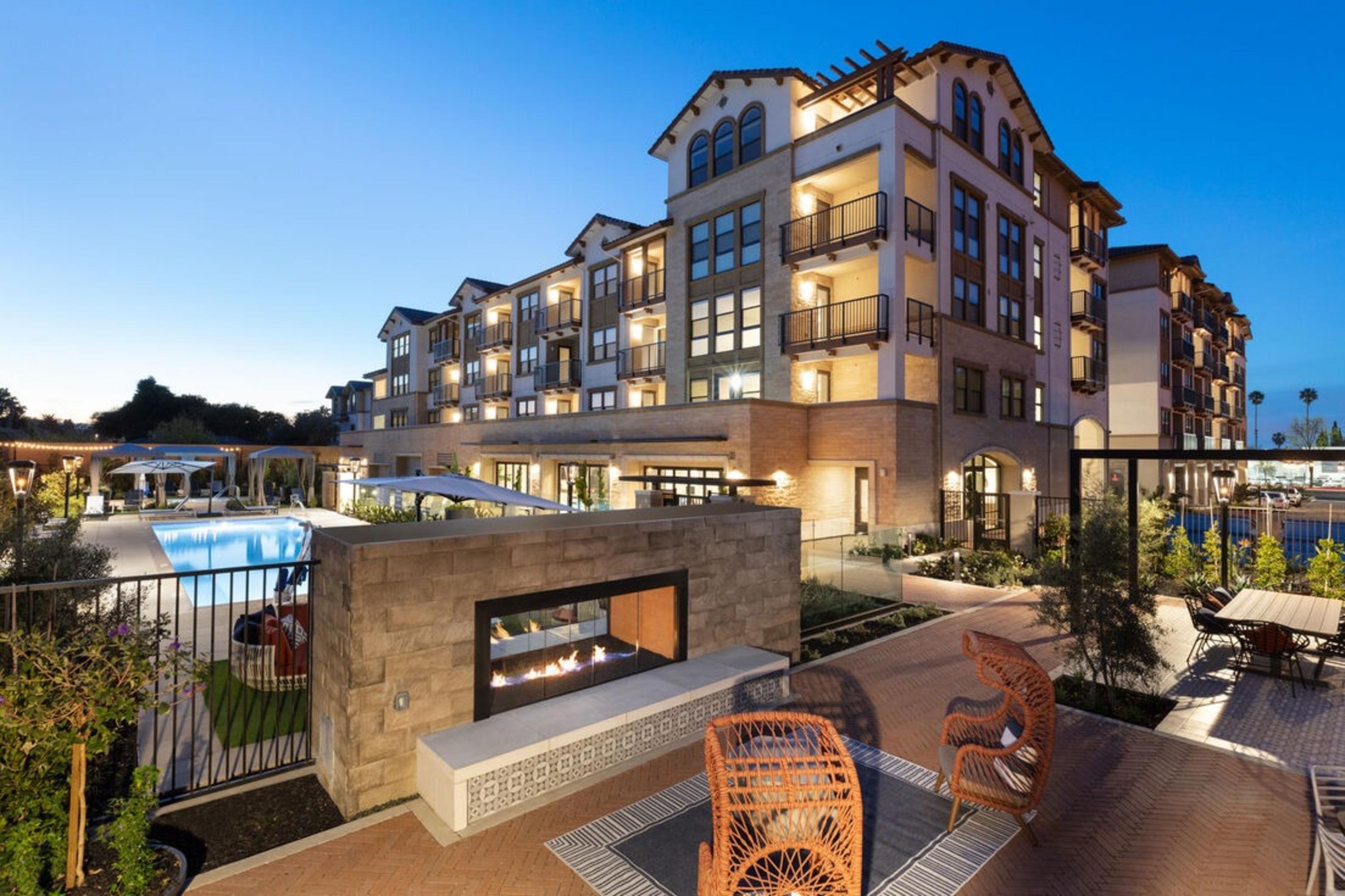 Murphy Station 2BR Condo w Fitness & Pool