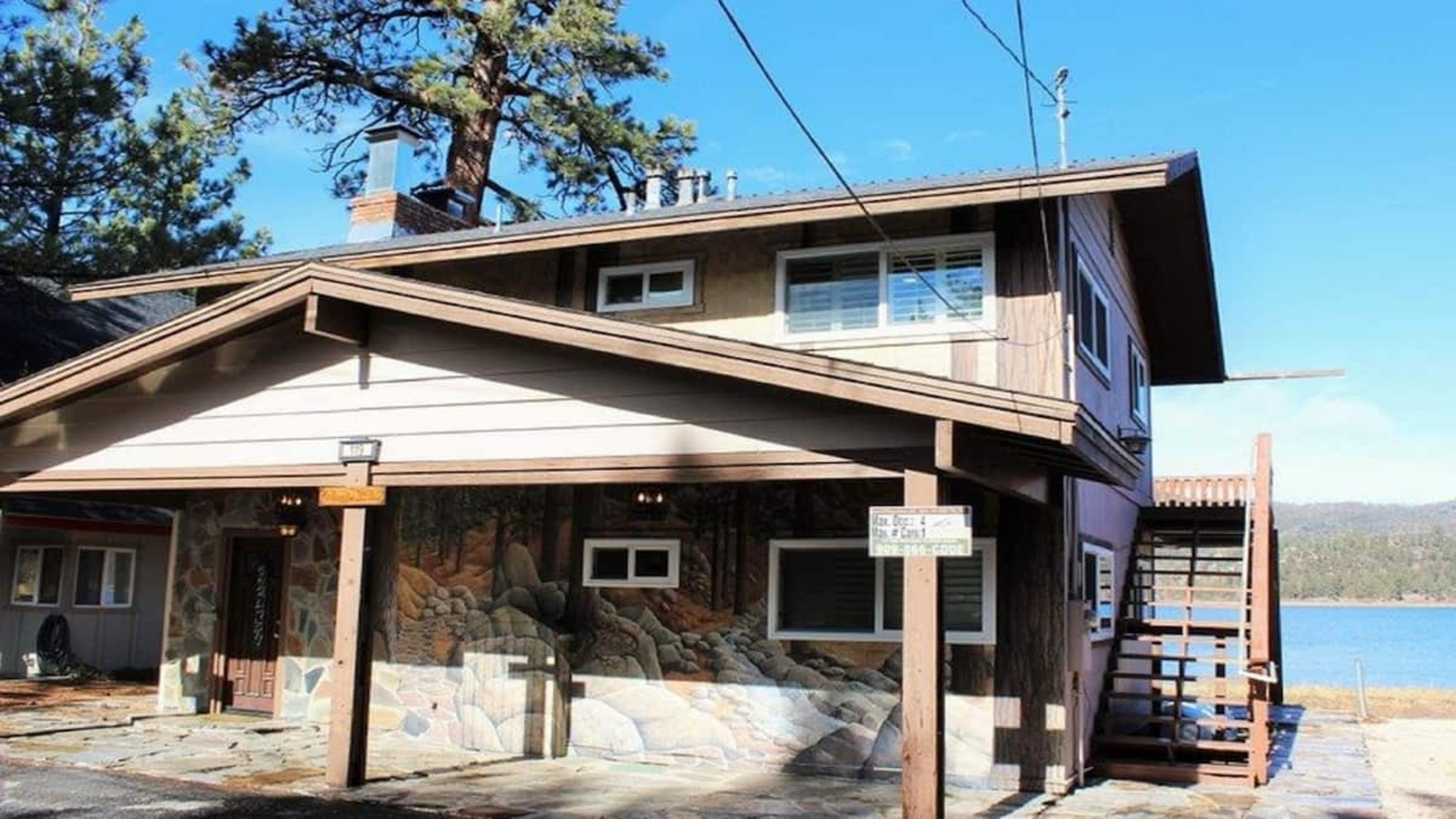 Lakefront Amazing Views - Modern B