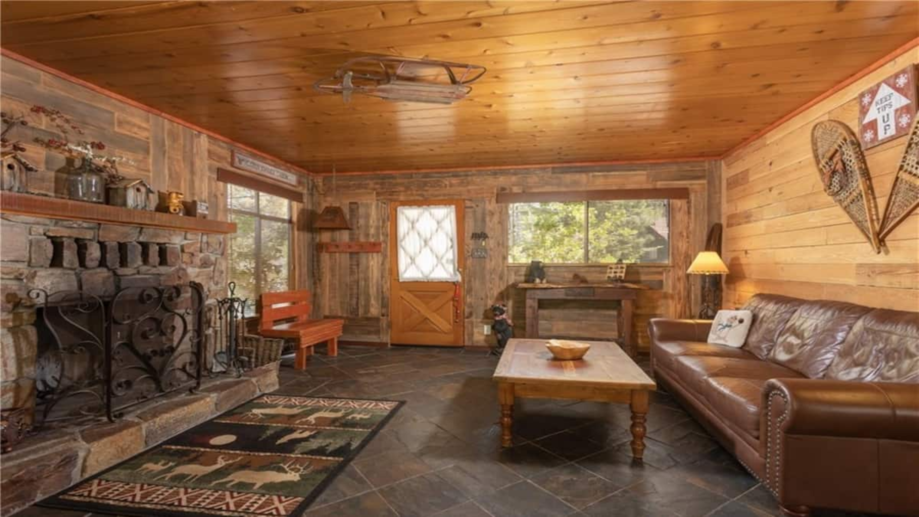 Hot Tub, Near Village/Lake - Kelly`s Kottage