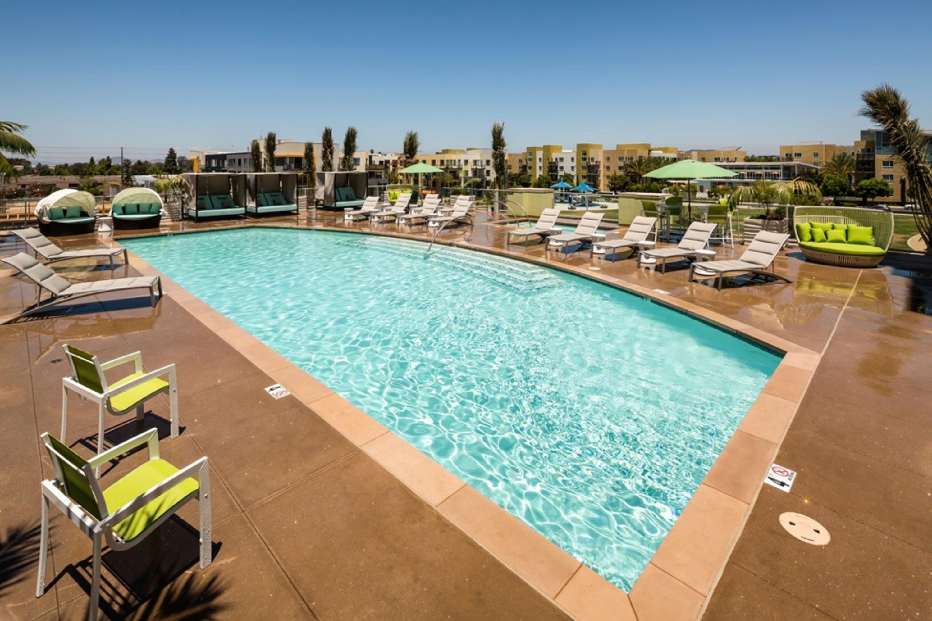 Stylish Condo with BBQ Area & Pool