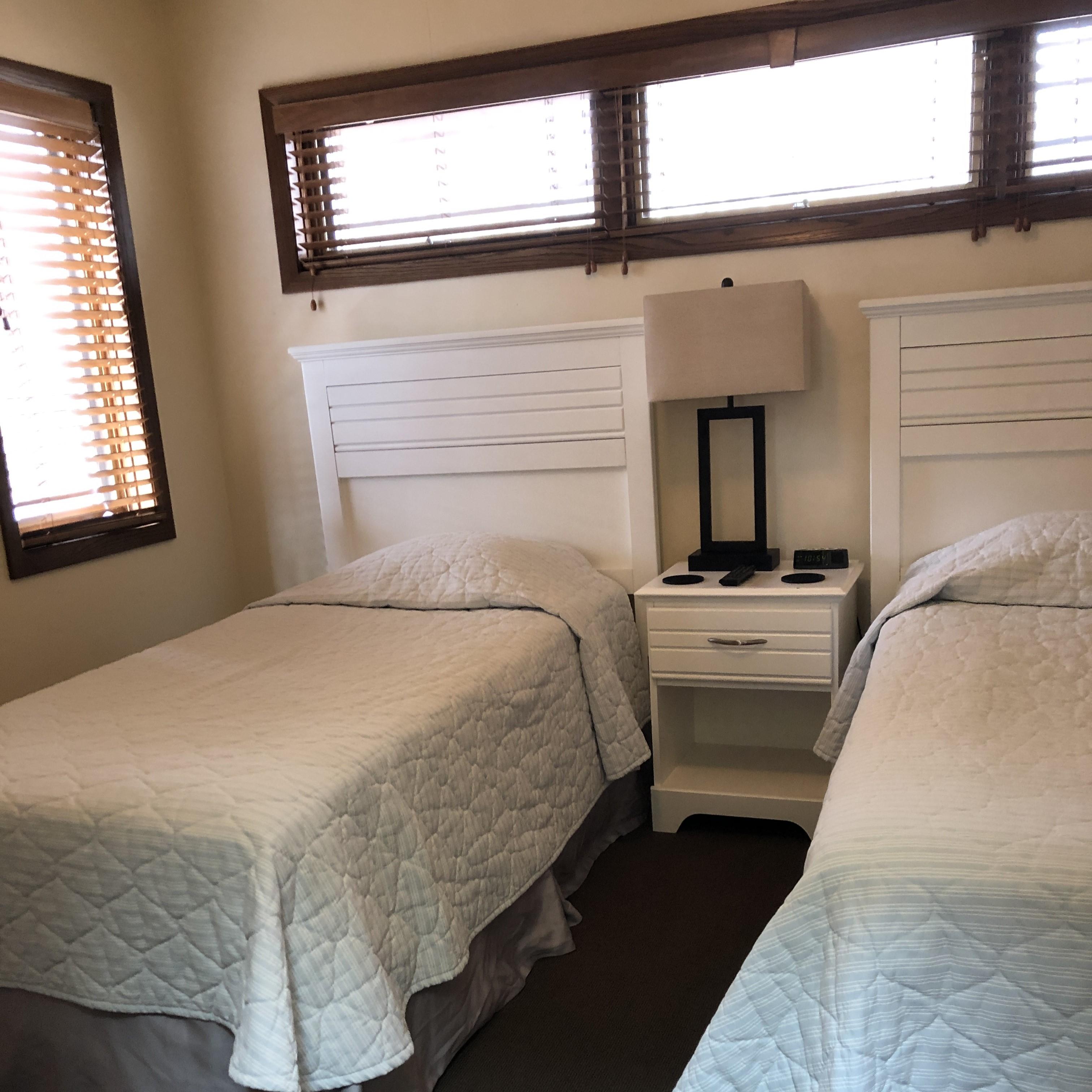 The Rushes 3BR Condo with Fireplace & Lakefront Views	