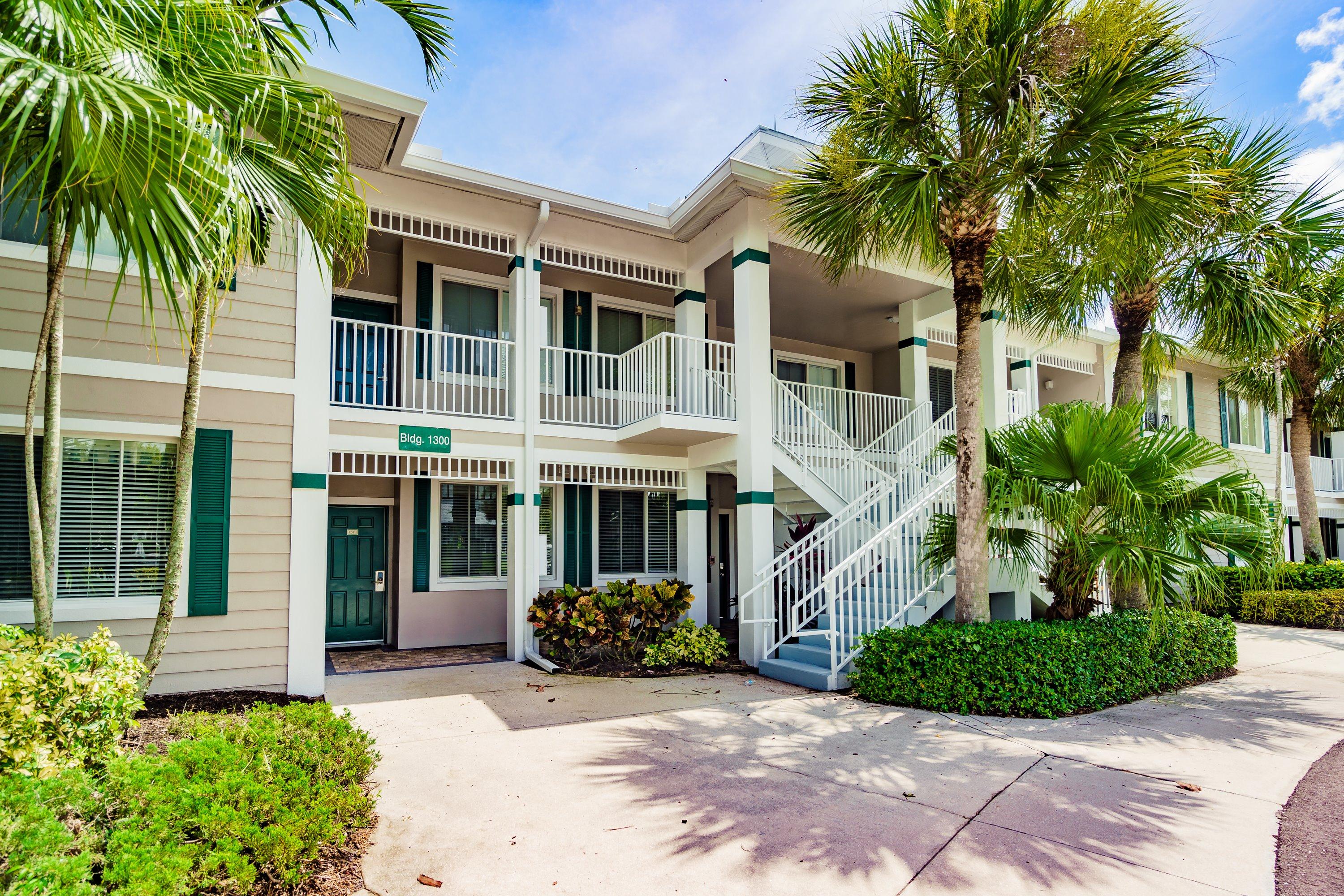 7905 Naples