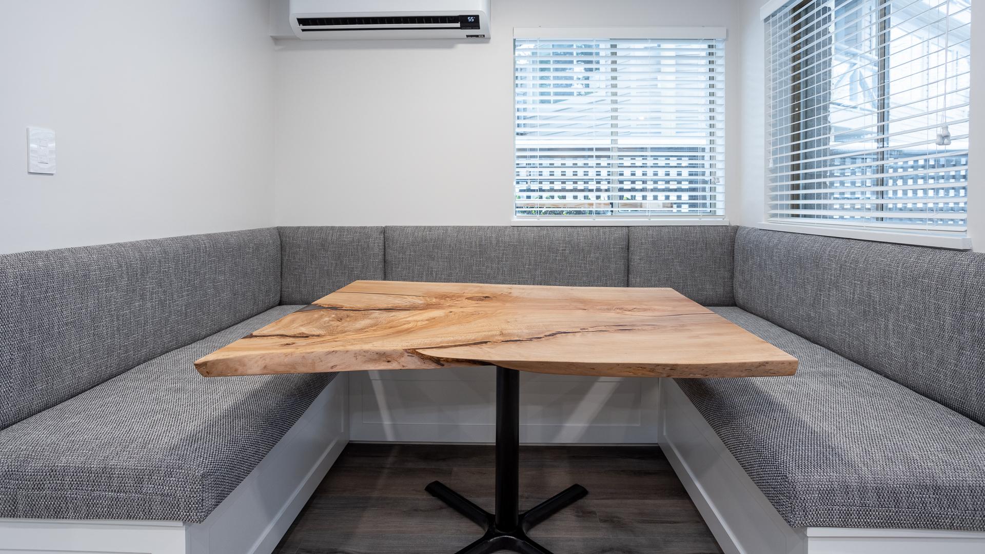 Fantastic Location Spacious 4 Bed, Village Location Shared Hot Tub 6