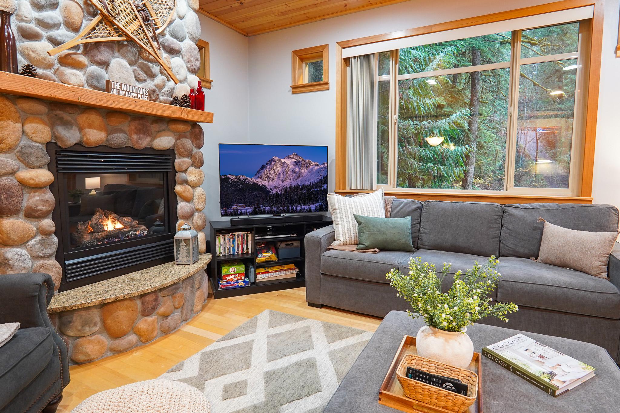 Snowline Hillside Chalet 6