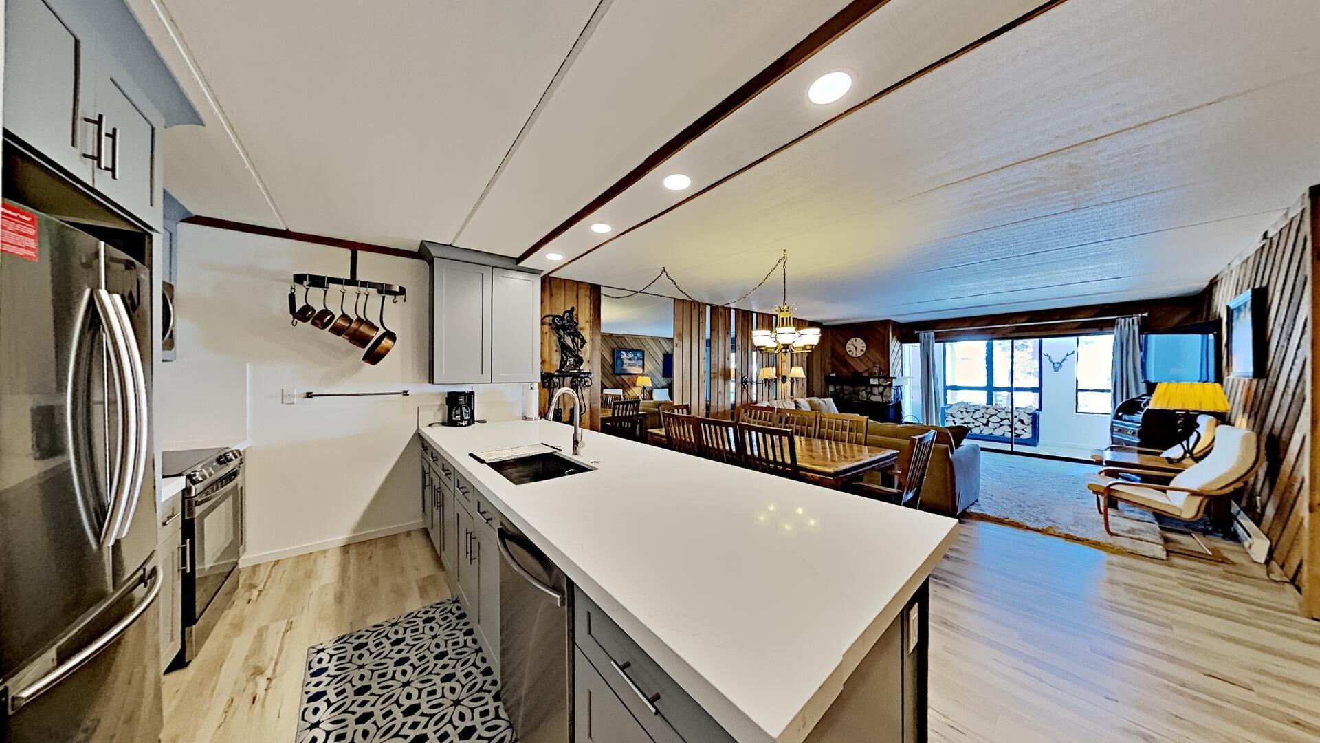 4 Bedroom Condo with Amazing Location Just Steps to Mammoth Mountain (Unit 301 at 1849) 3 Bedroom Condo