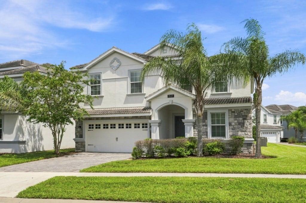 1521MC Amazing Champions Gate 8 Bedroom 5 Bed 8 Bedroom Villa