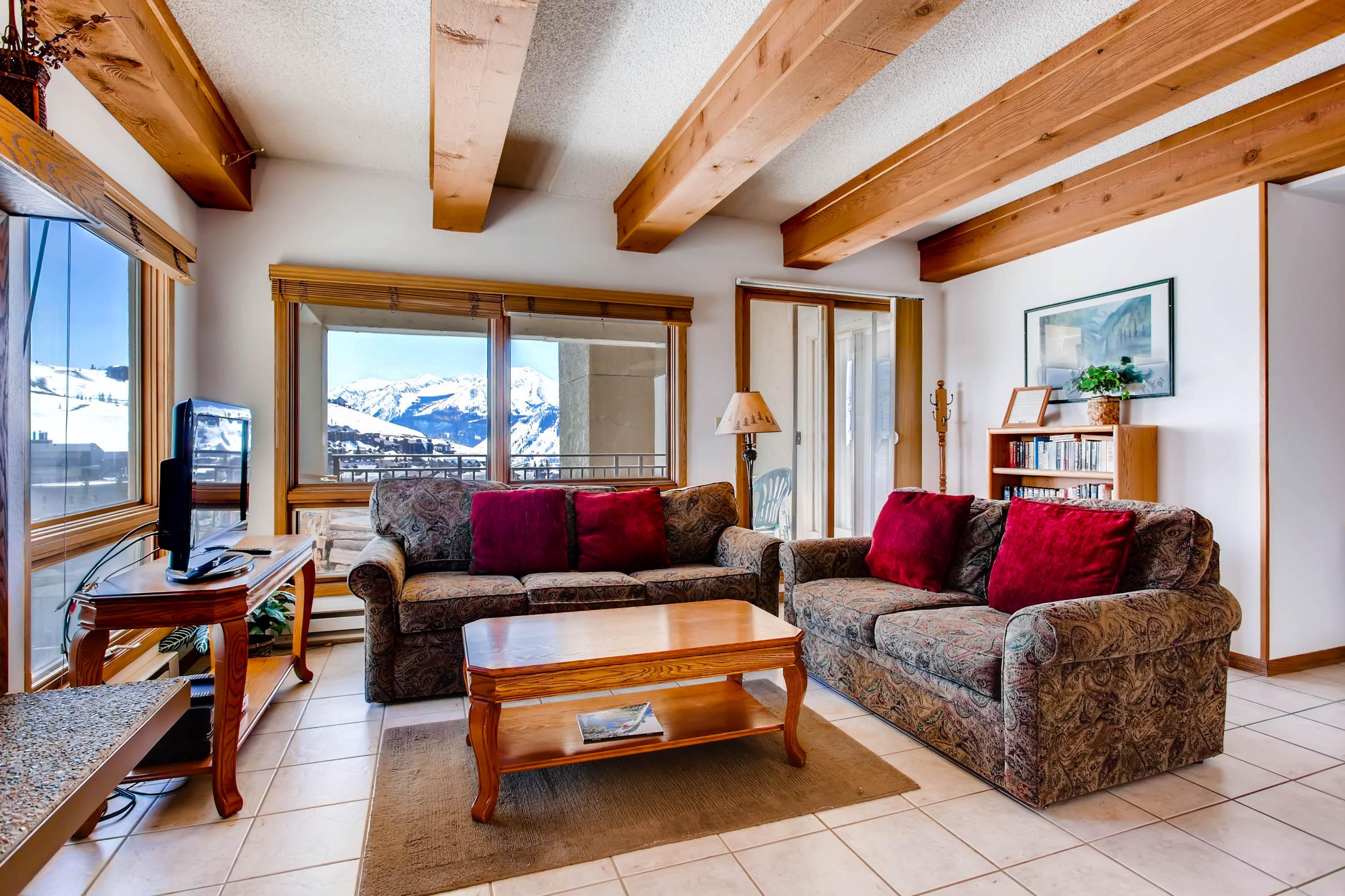 2BR View of Mt. Crested Butte and Lift No Cleaning Fee! 2 Bedroom