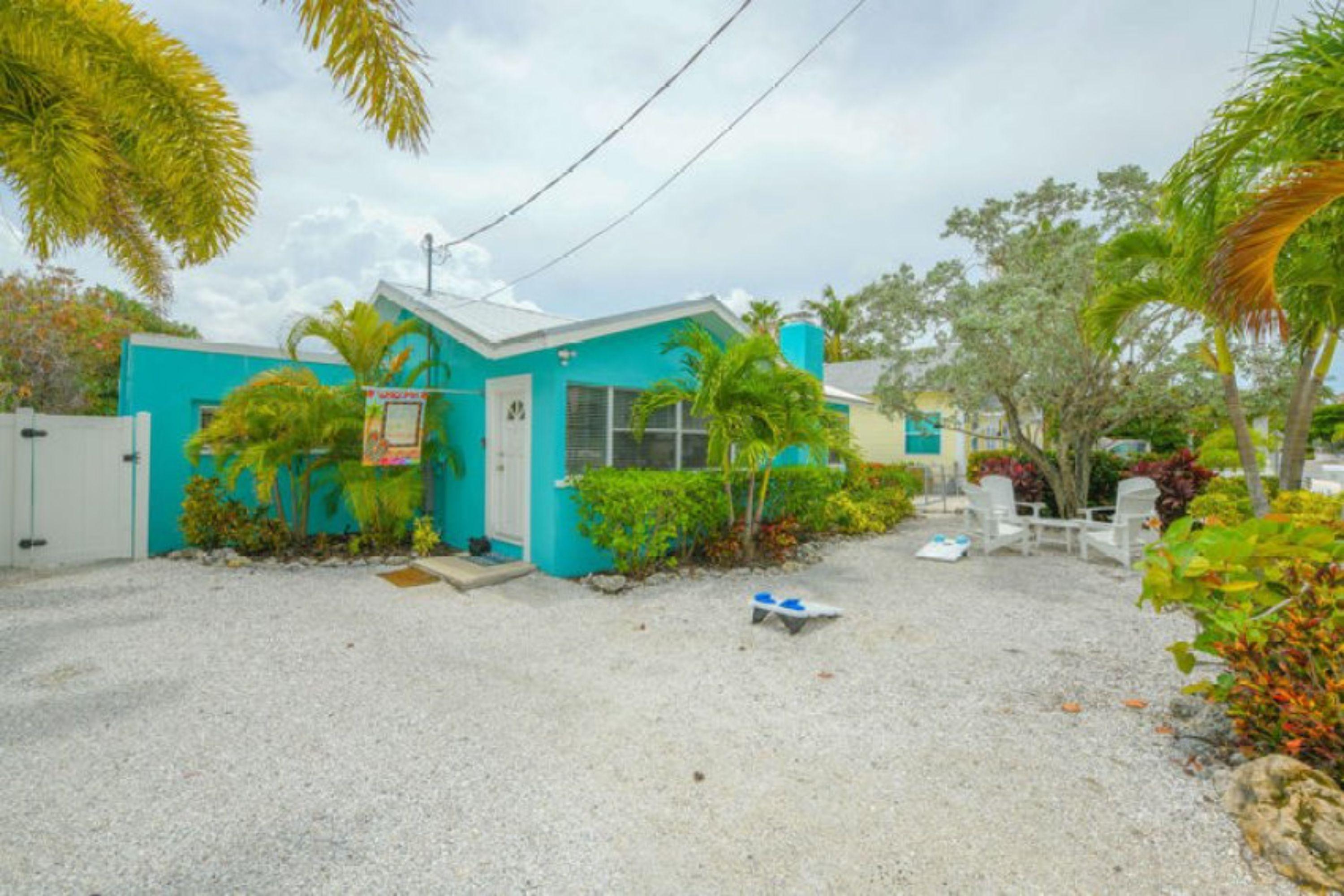 MIM'S COTTAGE BY THE C 3 Bedroom Cottage Vacation Rentals Homes