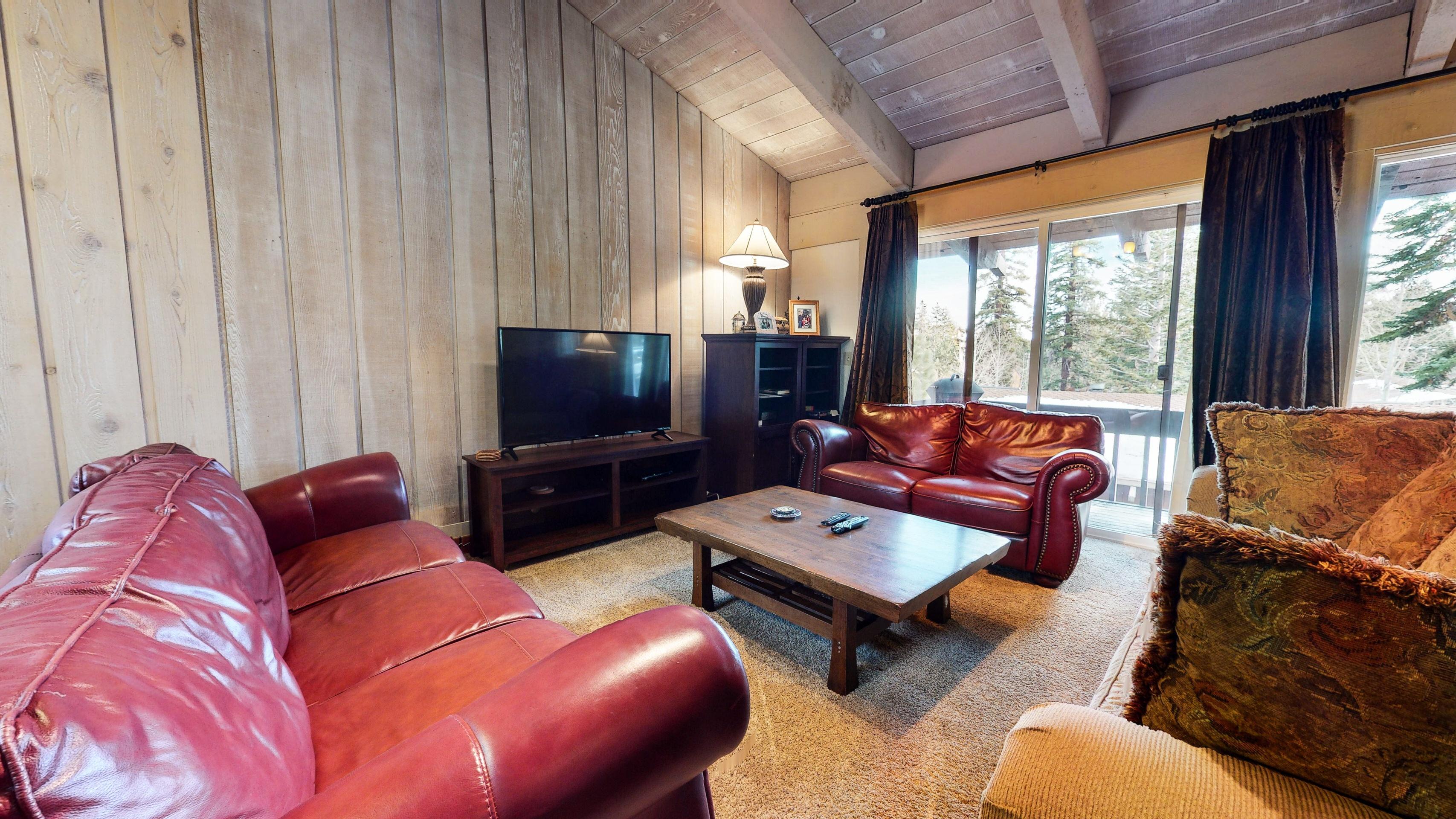 Mammoth Estates #206 3 Bedroom Condo