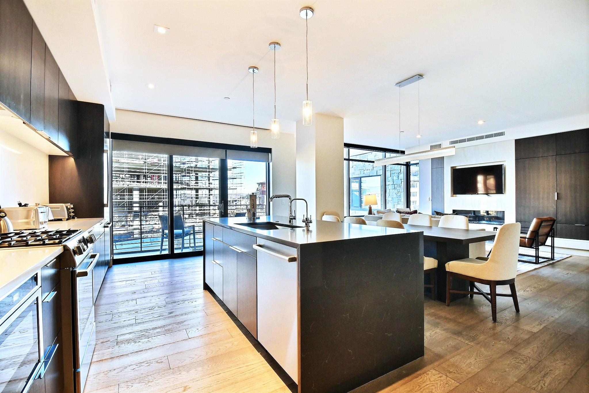 Luxurious & Modern 3 BR in Canyons Village- Ski in/ski out! 3 Bedroom Condo