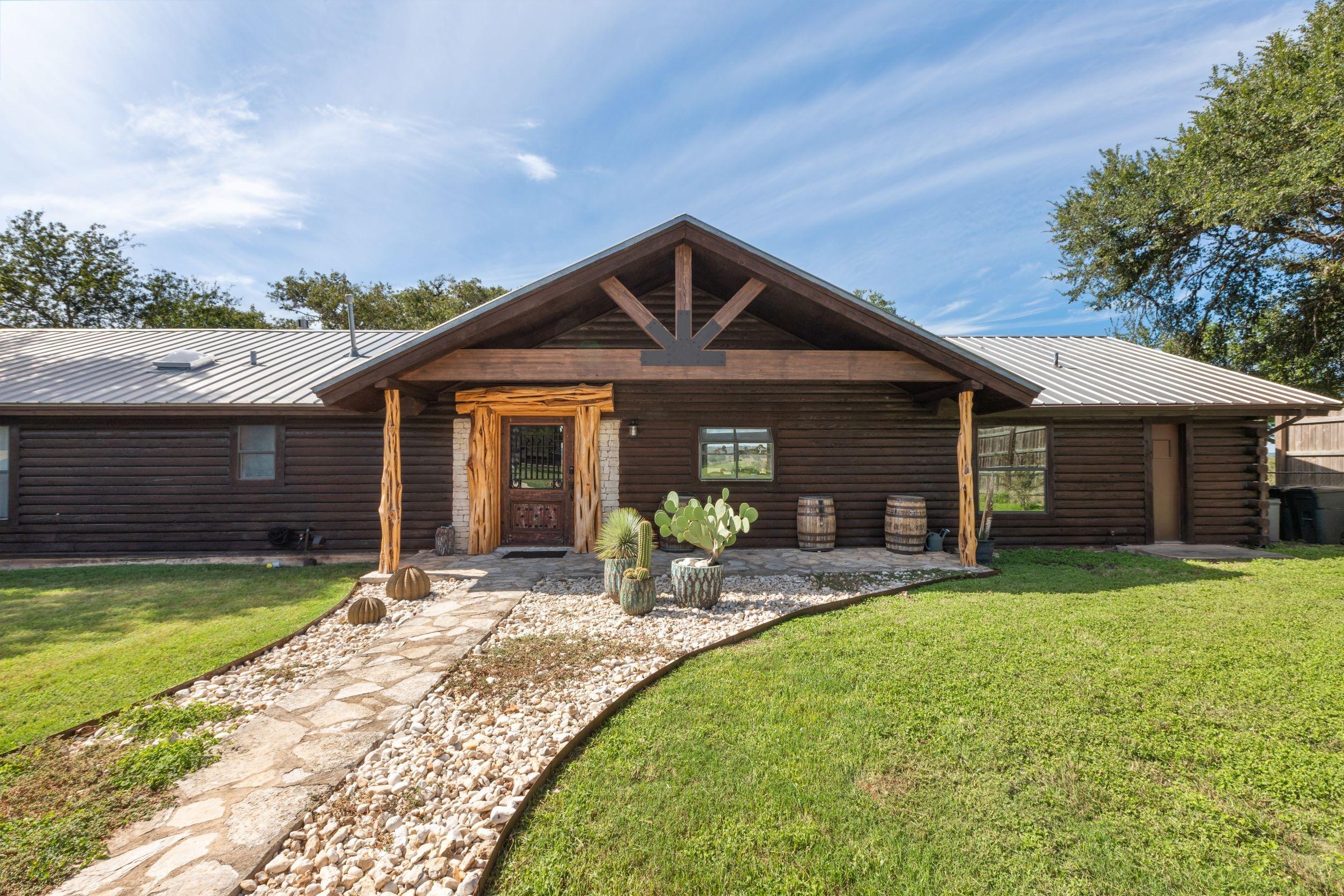 Guadalupe Bluff Log Cabin 4 Bedroom Home