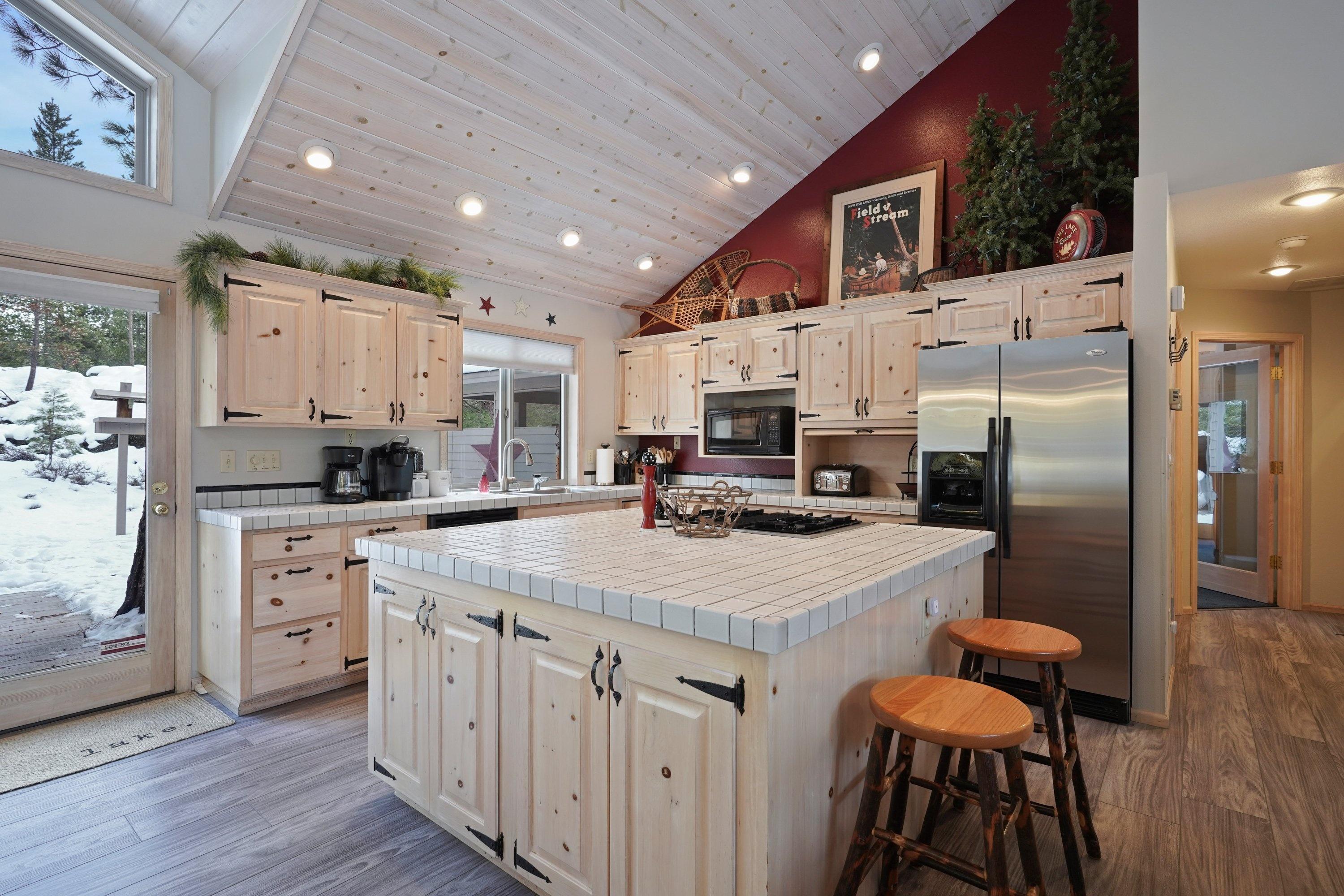 Beautifully Updated 6 Todd Home with Hot Tub and Easy Access to SHARC 3 Bedroom Home