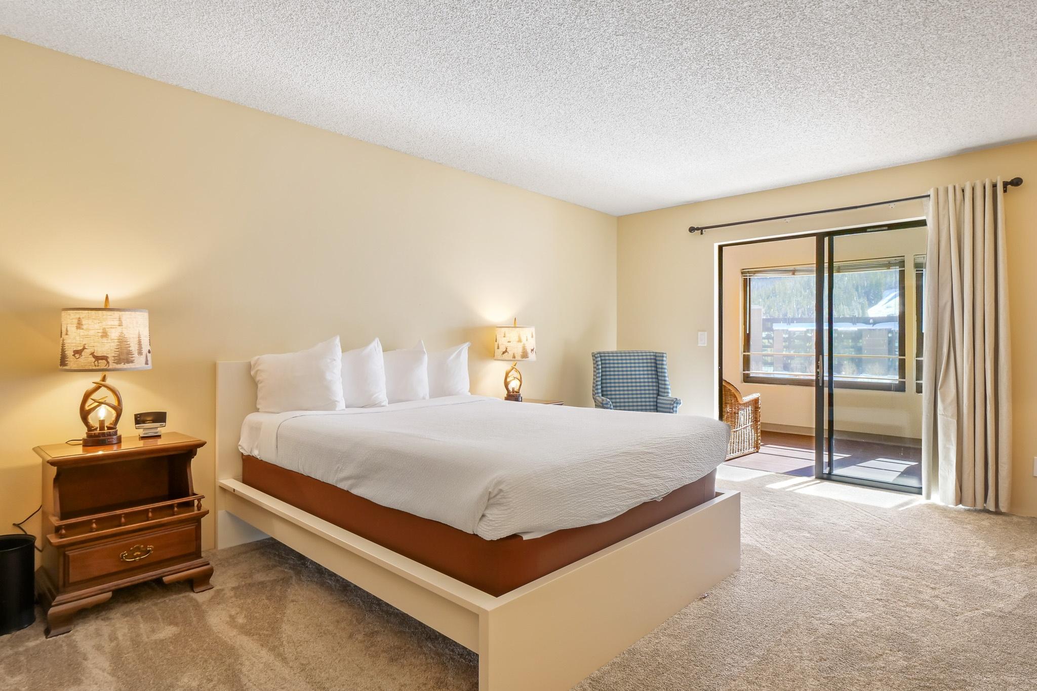 Bridge End 3 Bedroom + Loft Condo #402 3 Bedroom Condo