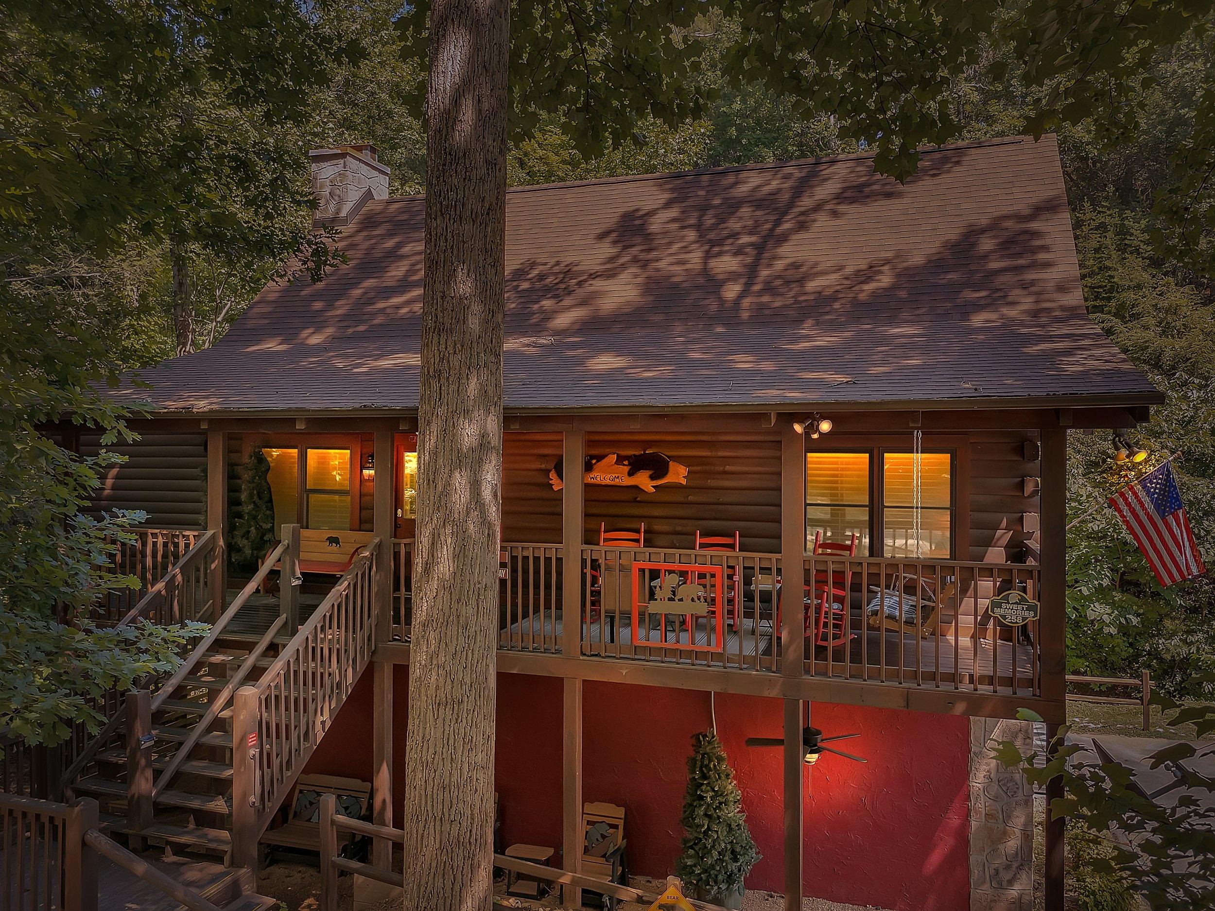 ER258- Sweet Memories Great location- Close to town 5 Bedroom Cabin