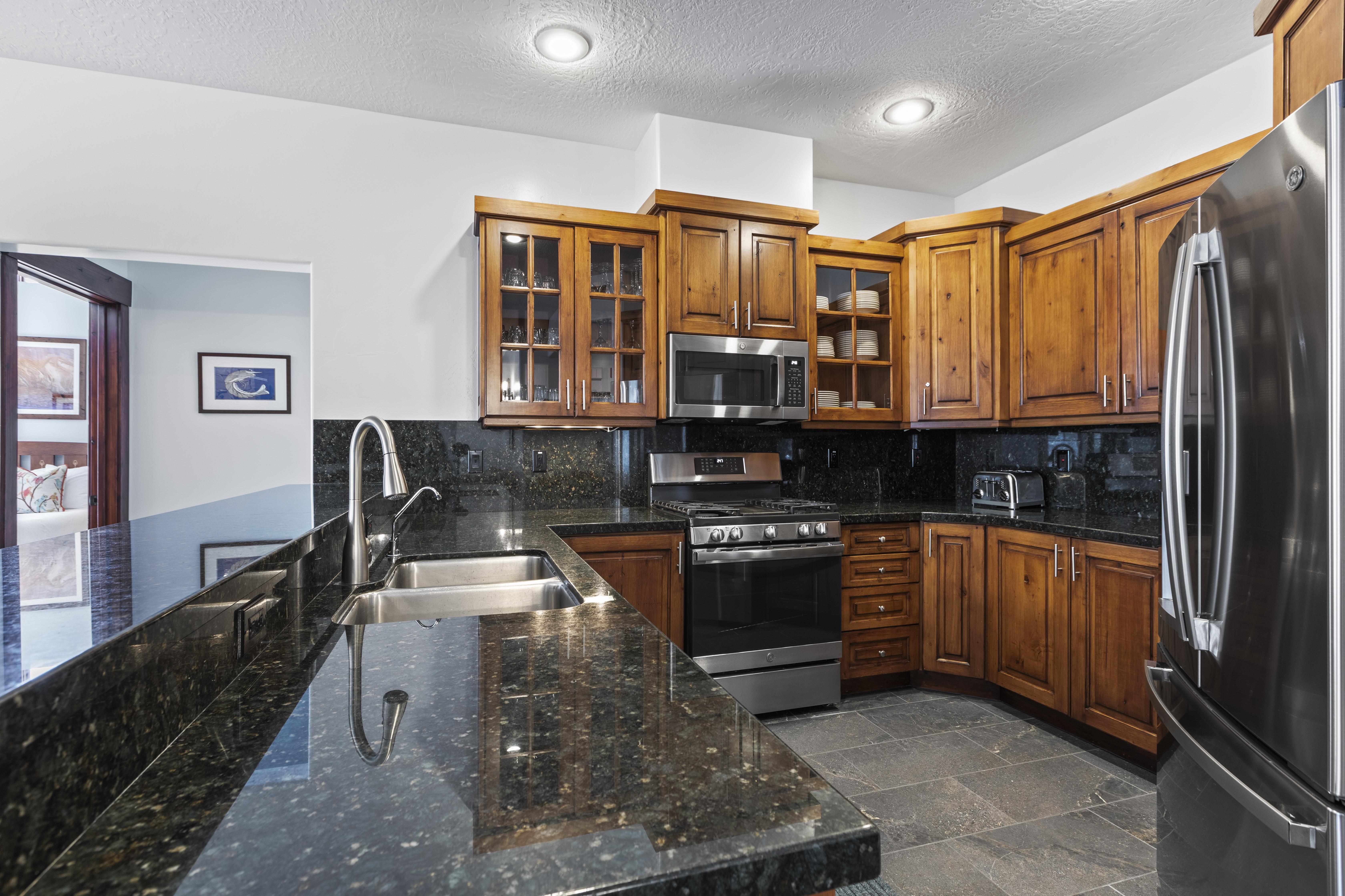 TOWN POINTE B304 4 Bedroom Condo