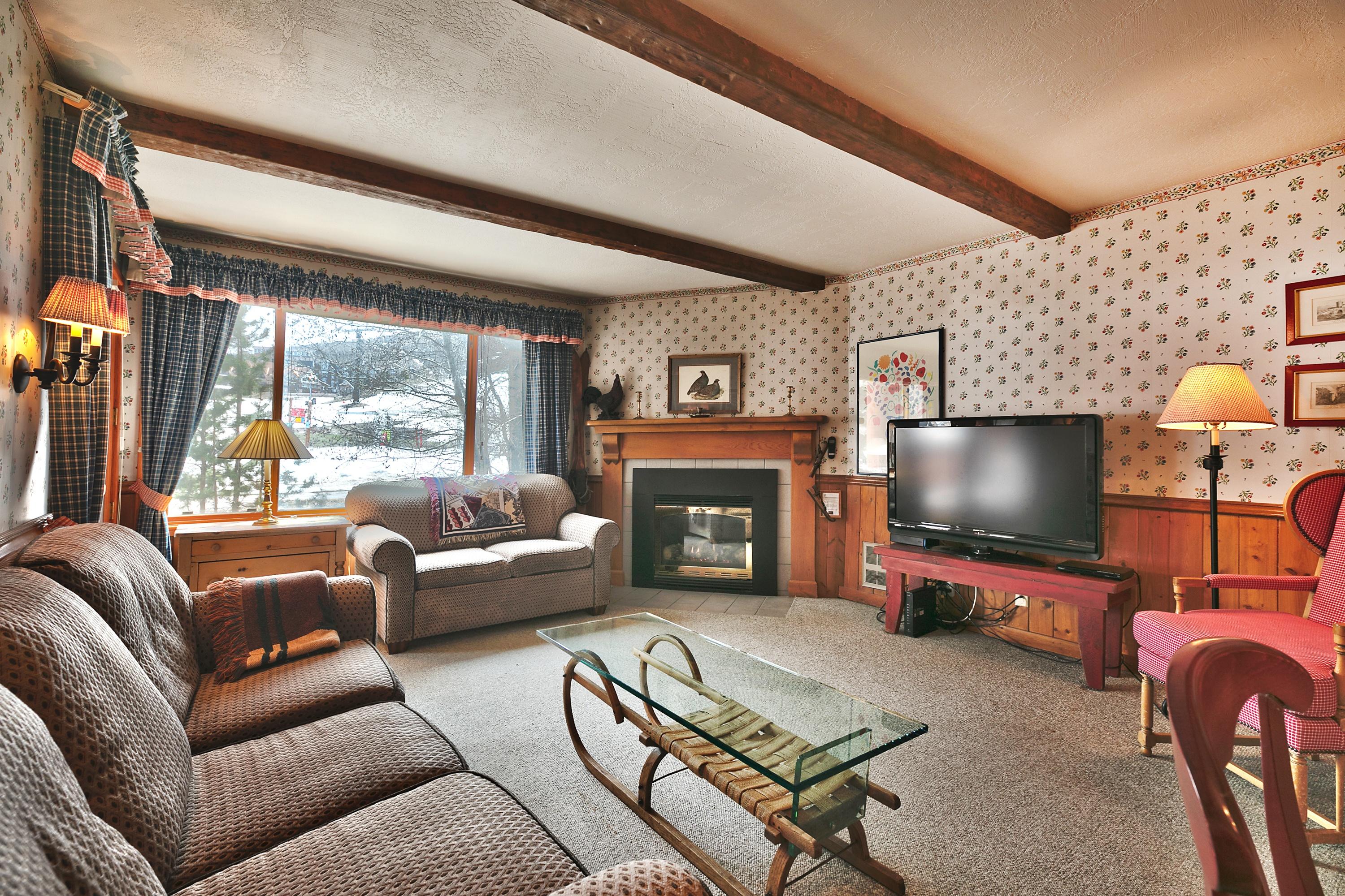 SNOW FLOWER 062 3 Bedroom Condo