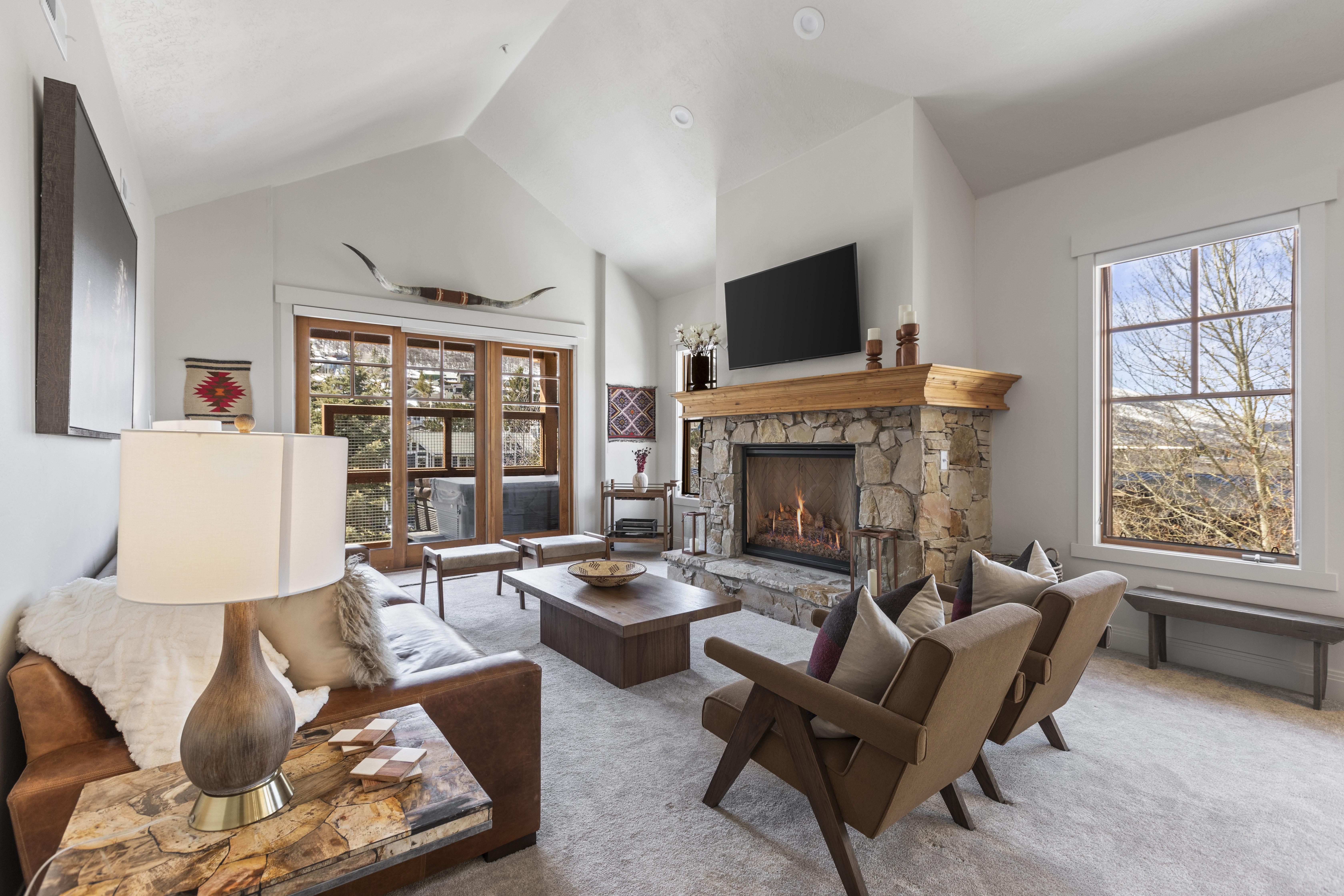 TOWN POINTE B205 3 Bedroom Condo