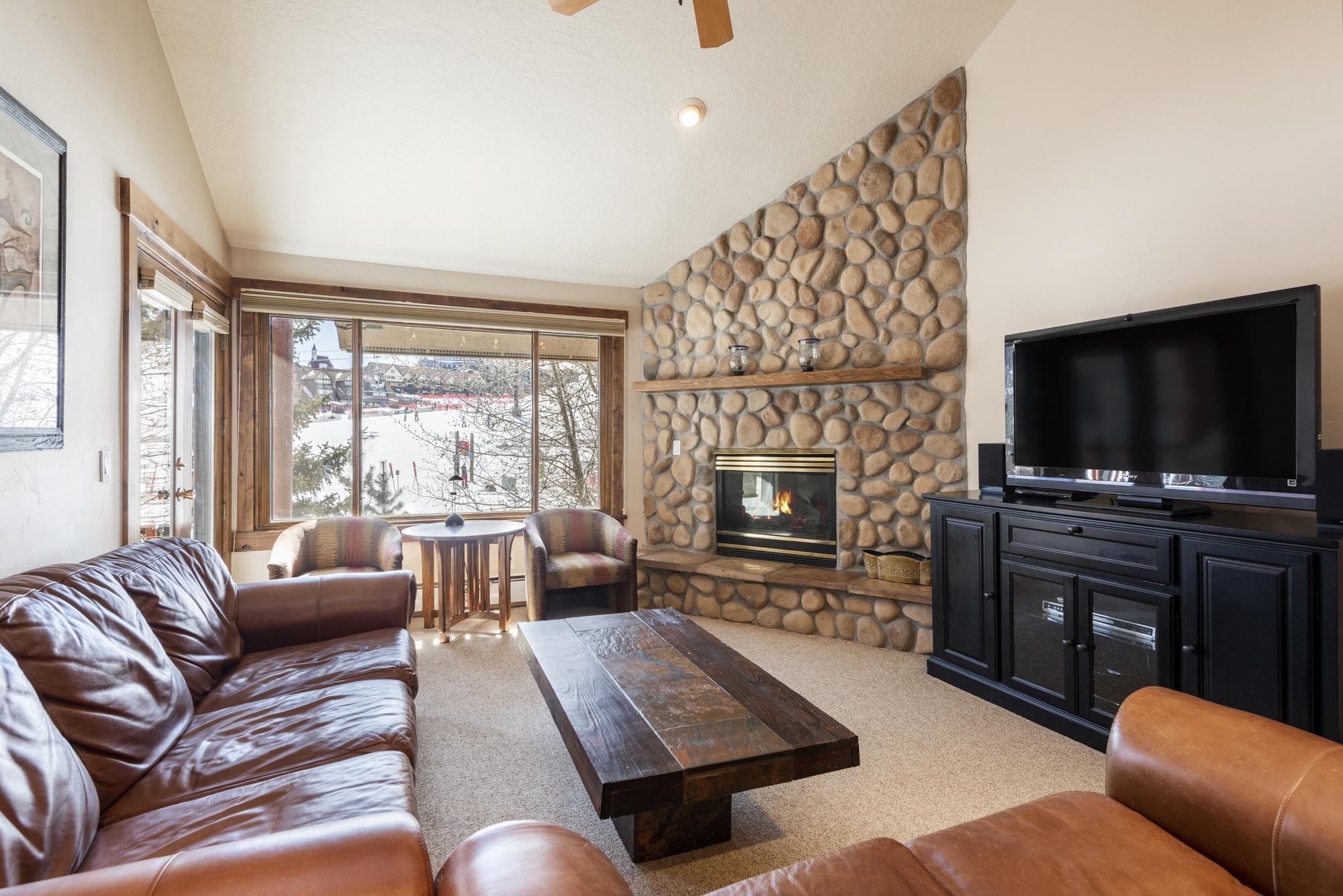 SNOW FLOWER 076 4 Bedroom Condo