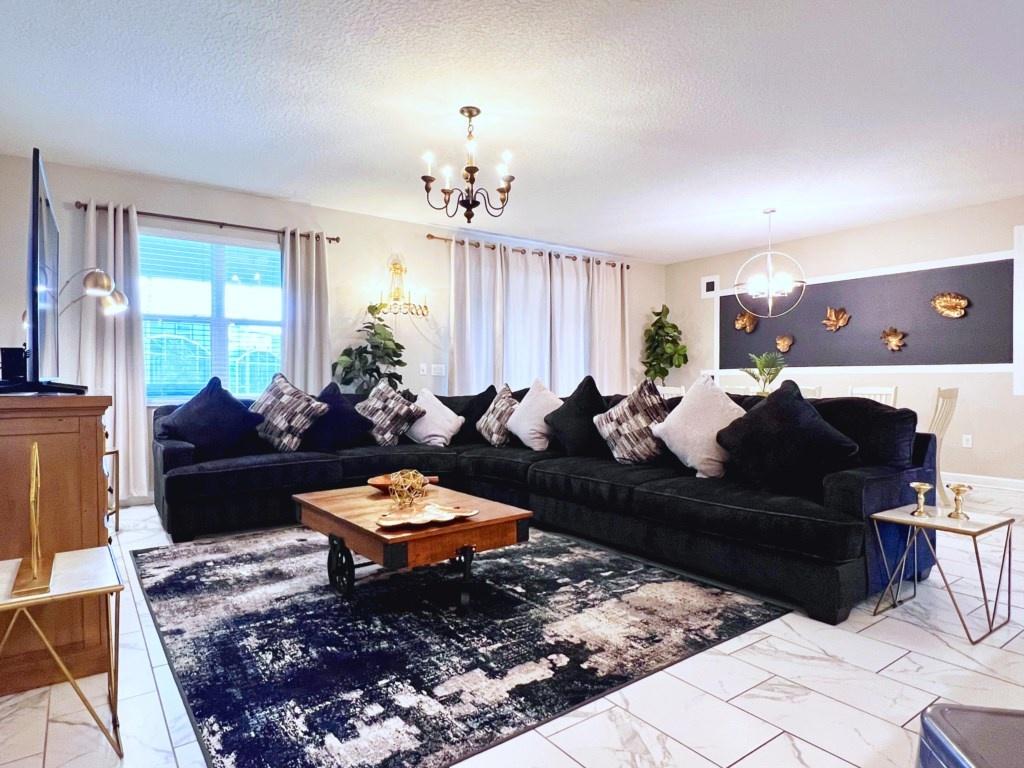 Beautiful 8 Bed Home in Champions Gate-303OC 8 Bedroom Home