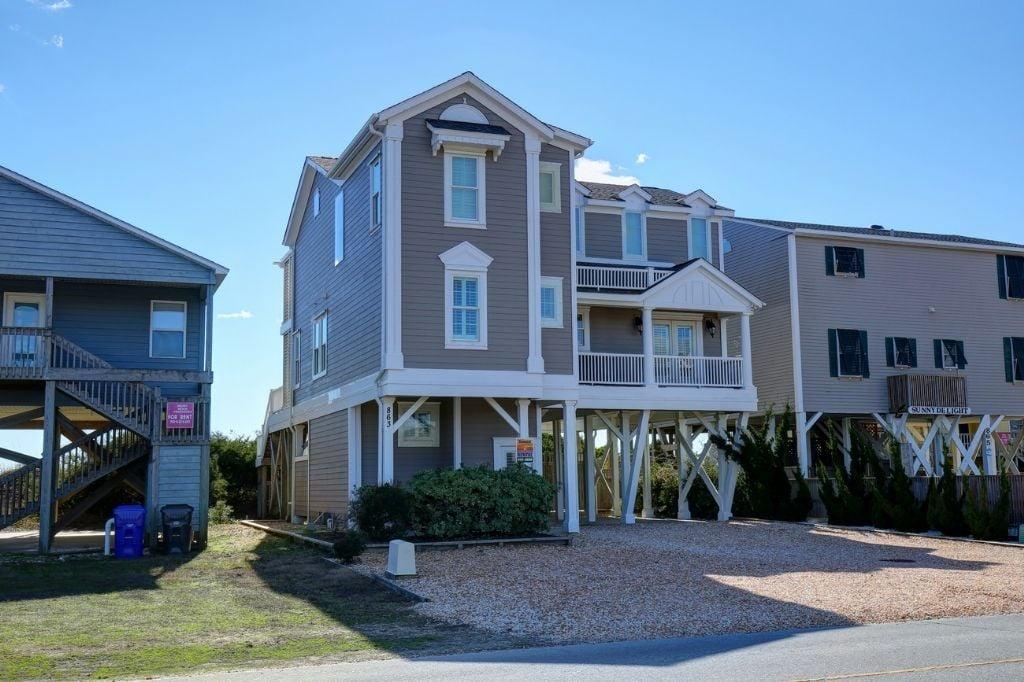 Fish N' Ships / 863 Ocean Blvd West 6 Bedroom Home