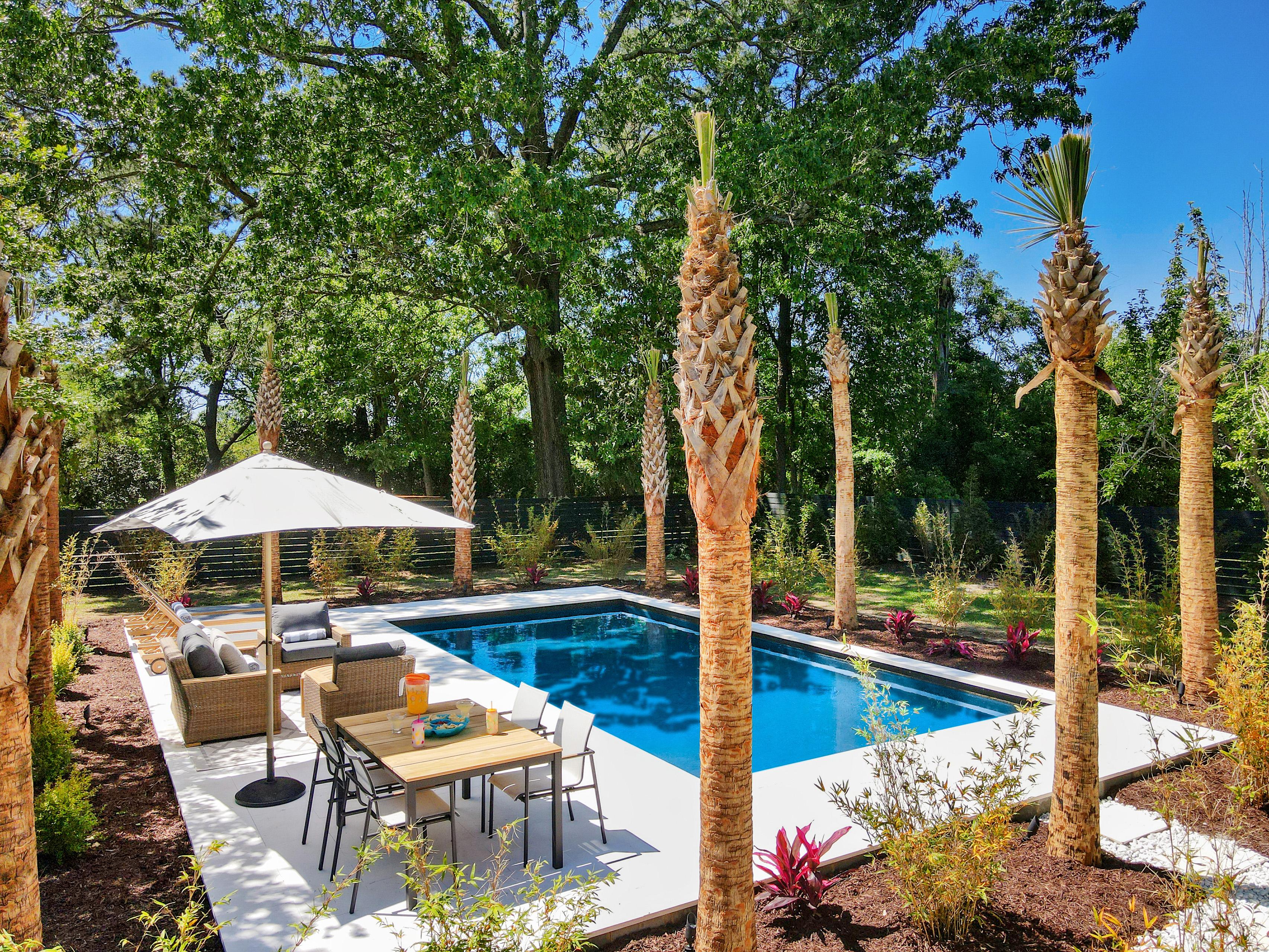 Year-round Luxe Pool! | 5 Bedrooms | Sullychic - North Charleston, SC
