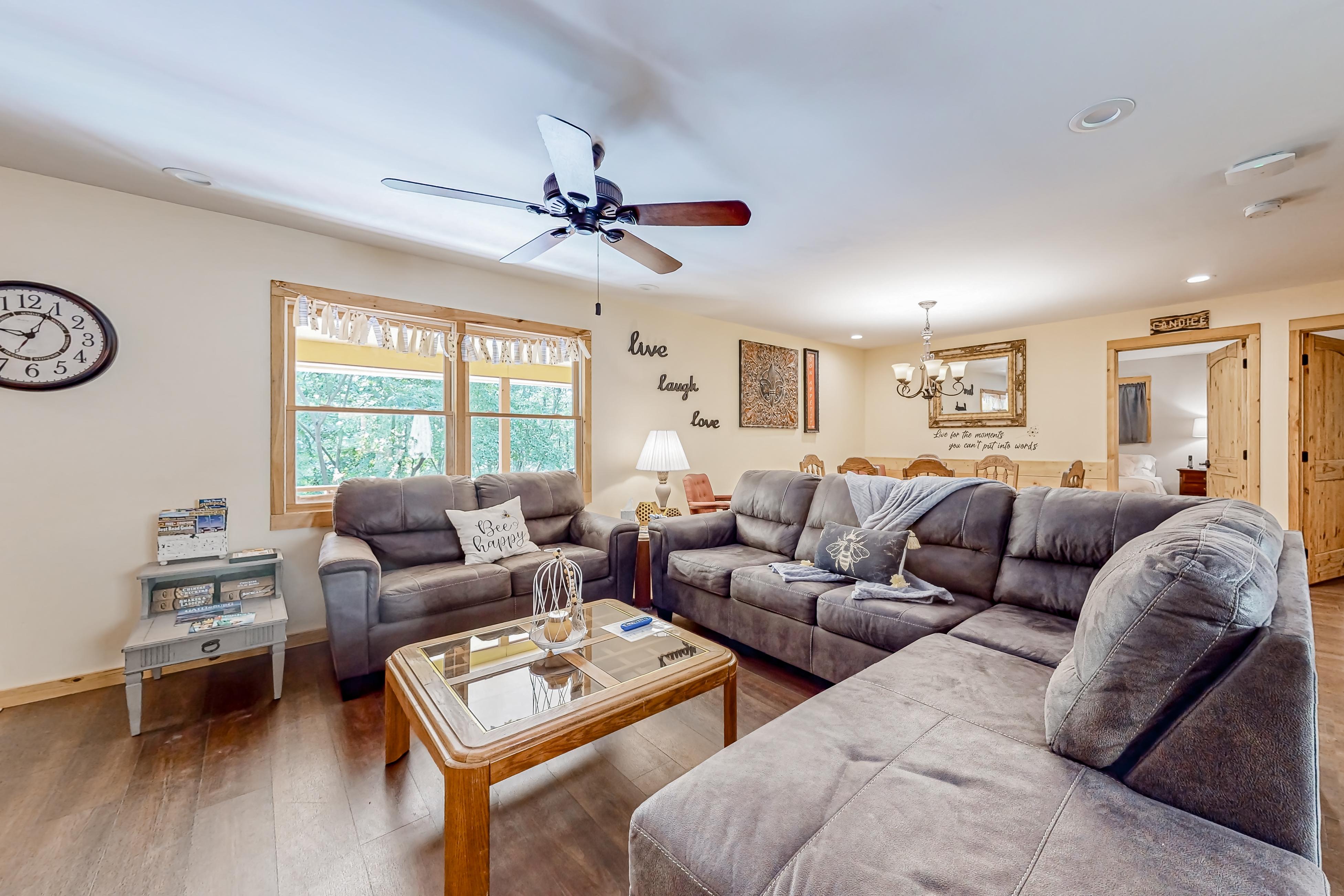 Honey Hive Hideaway | Photo 1