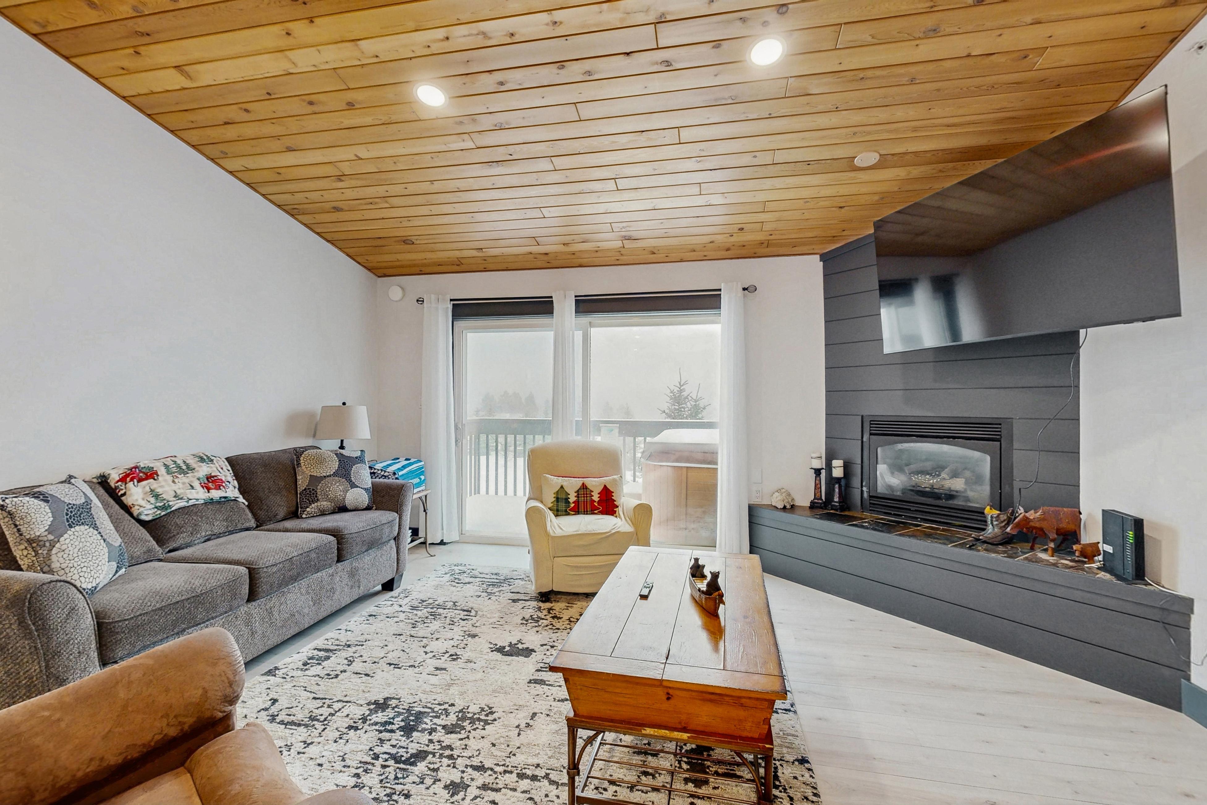 The Overlooker, Apt A11 2