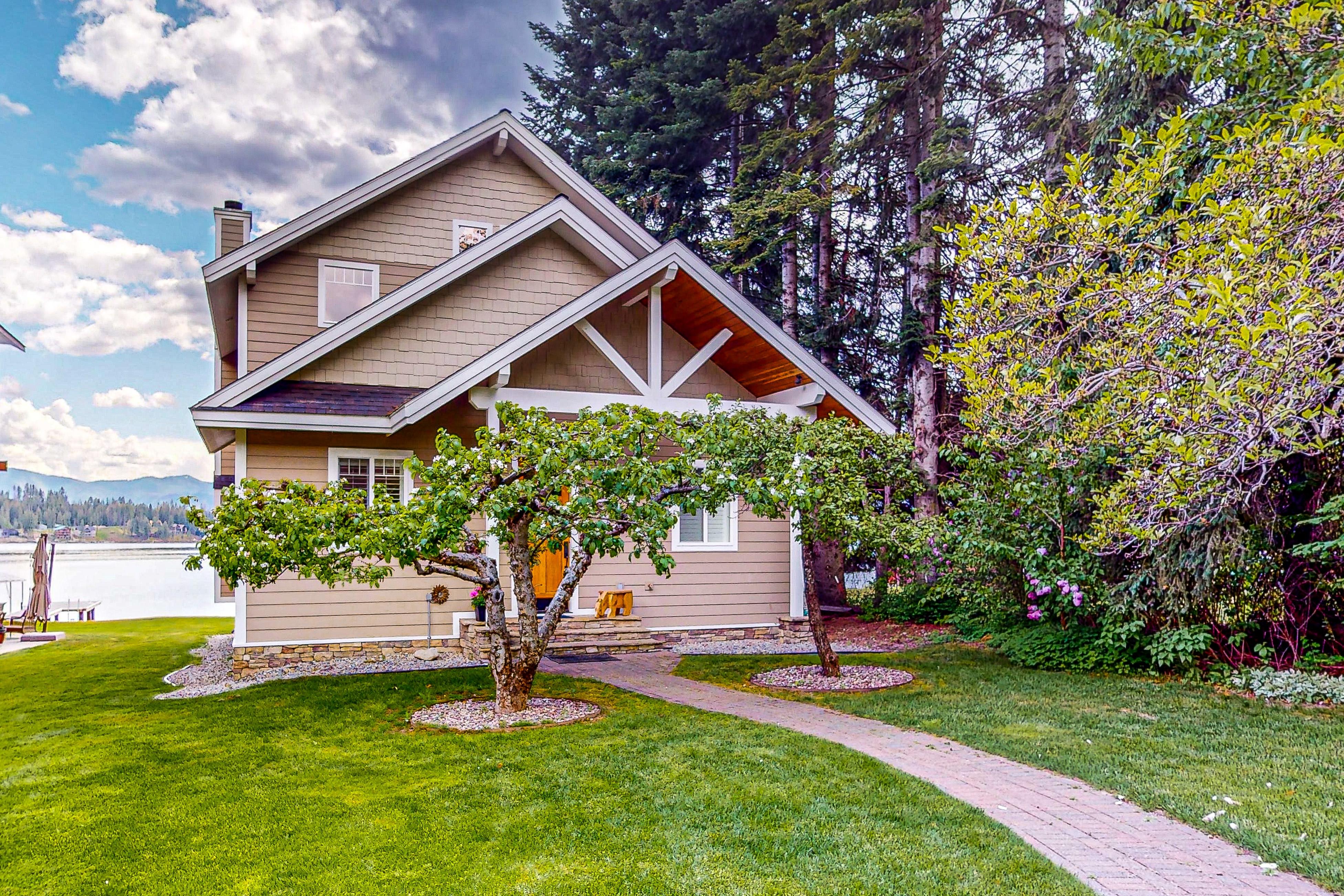 Monarch House -Home and Studio