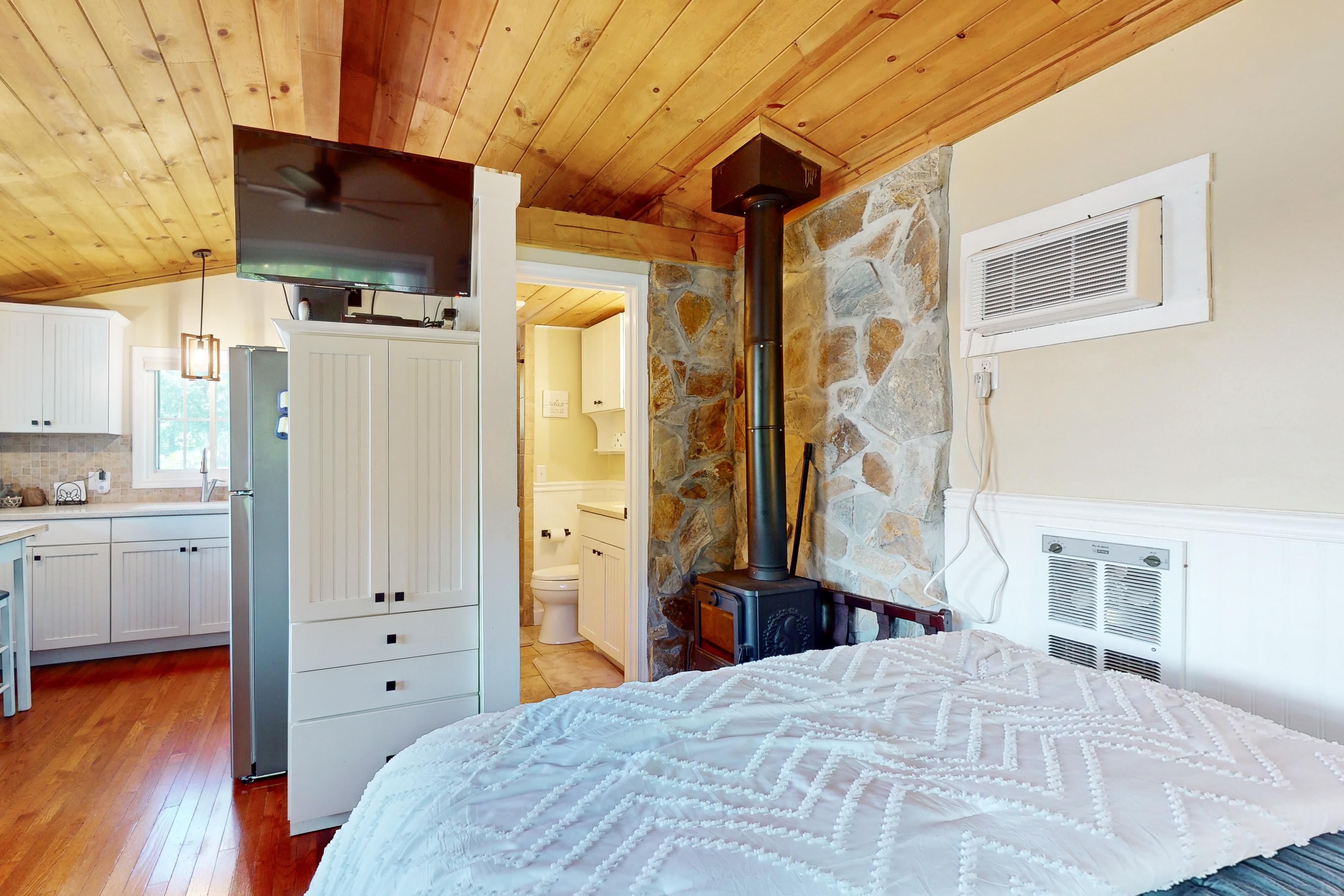 Little Lake Cottage 4