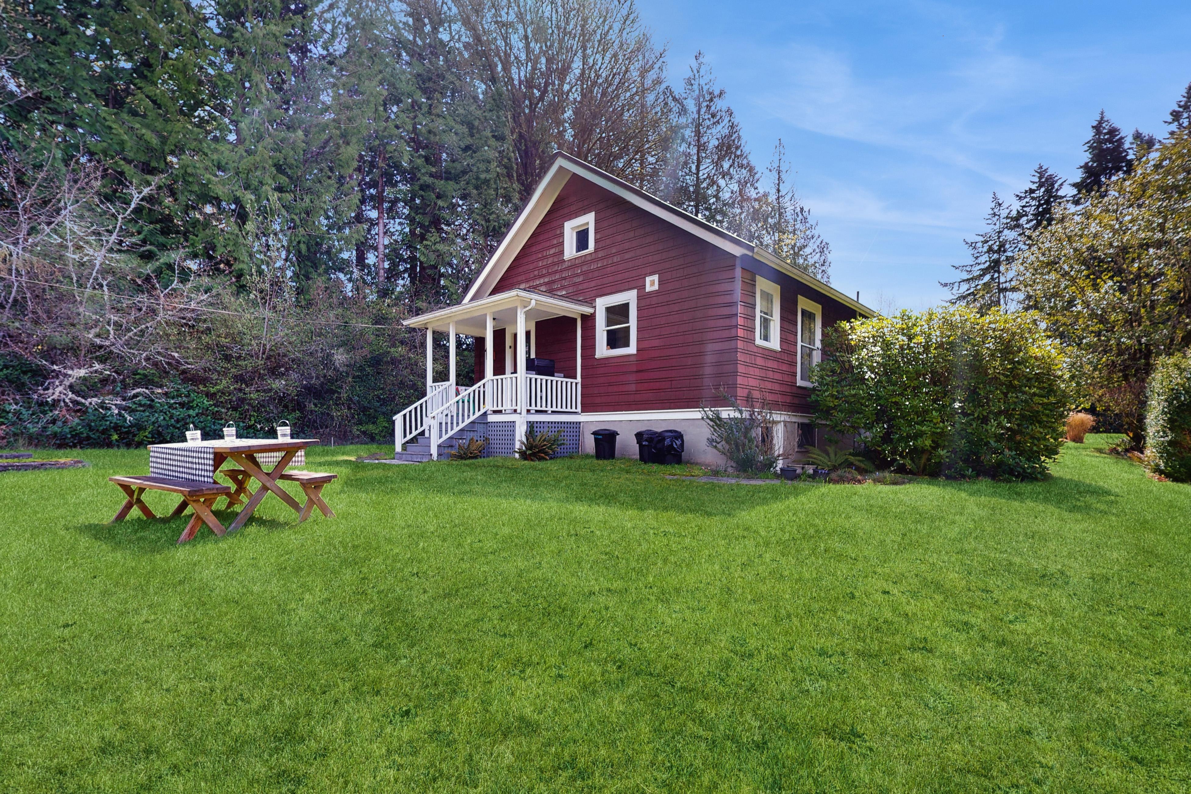 Sunny Hill Farmhouse 4