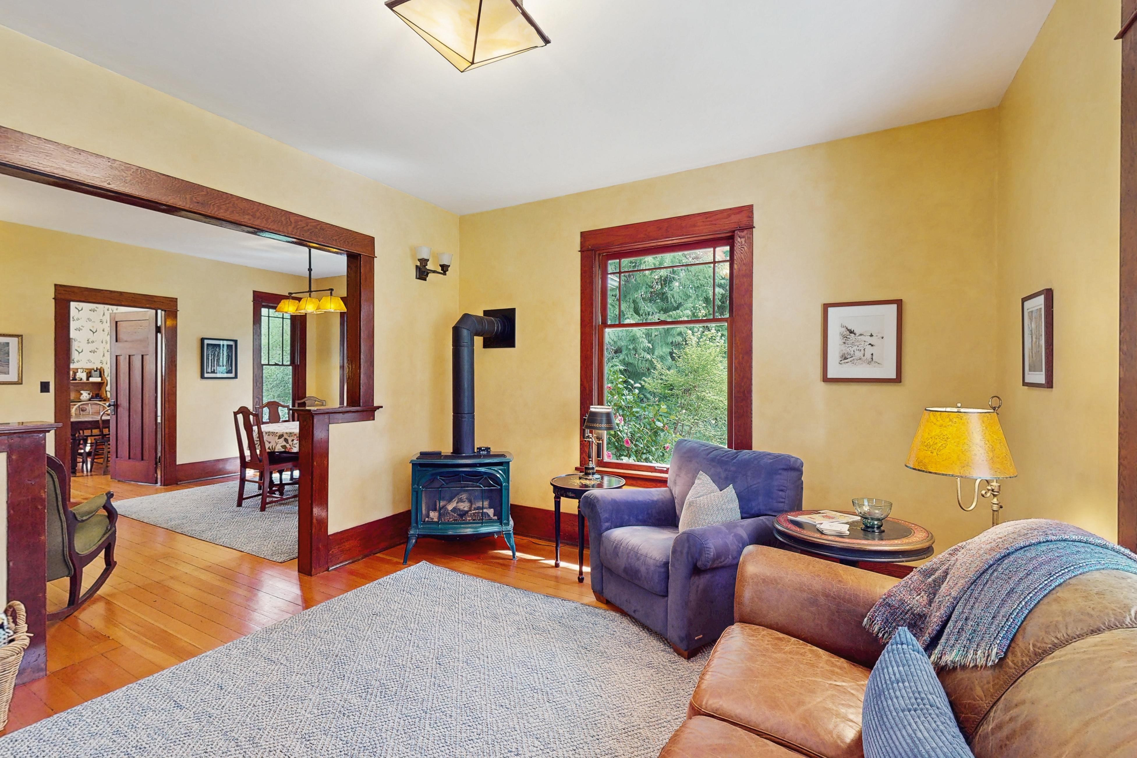 Sunny Hill Farmhouse 3