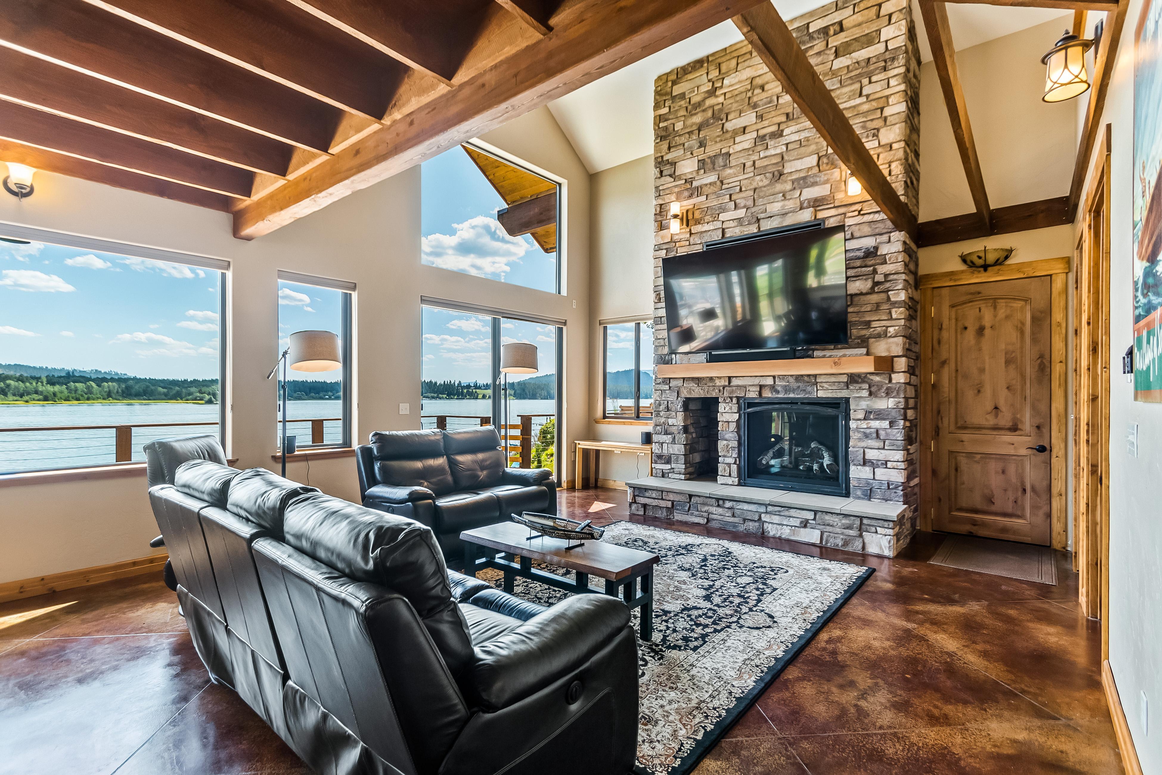 Pend Oreille River Lodge