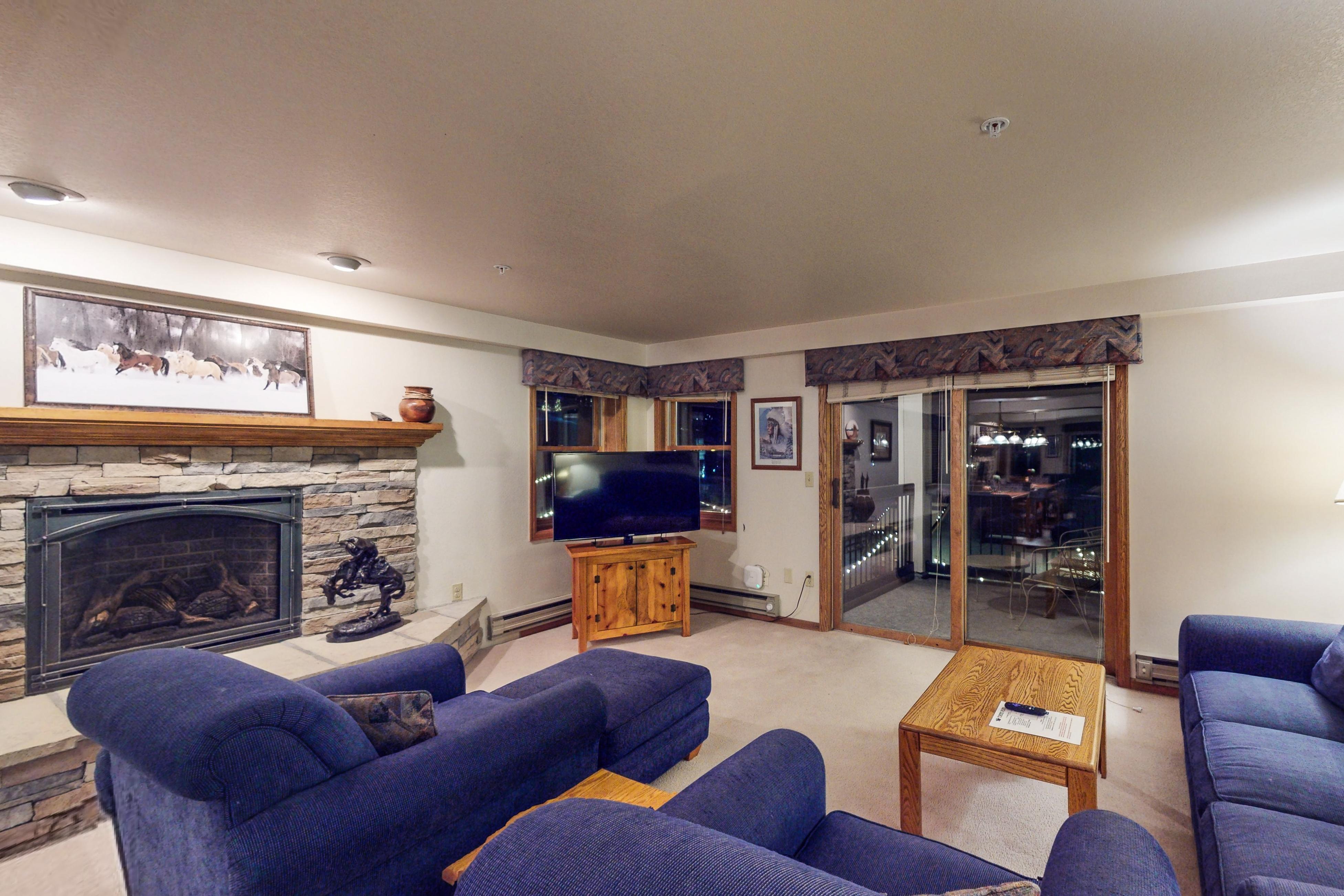 Torian Plum Plaza 304