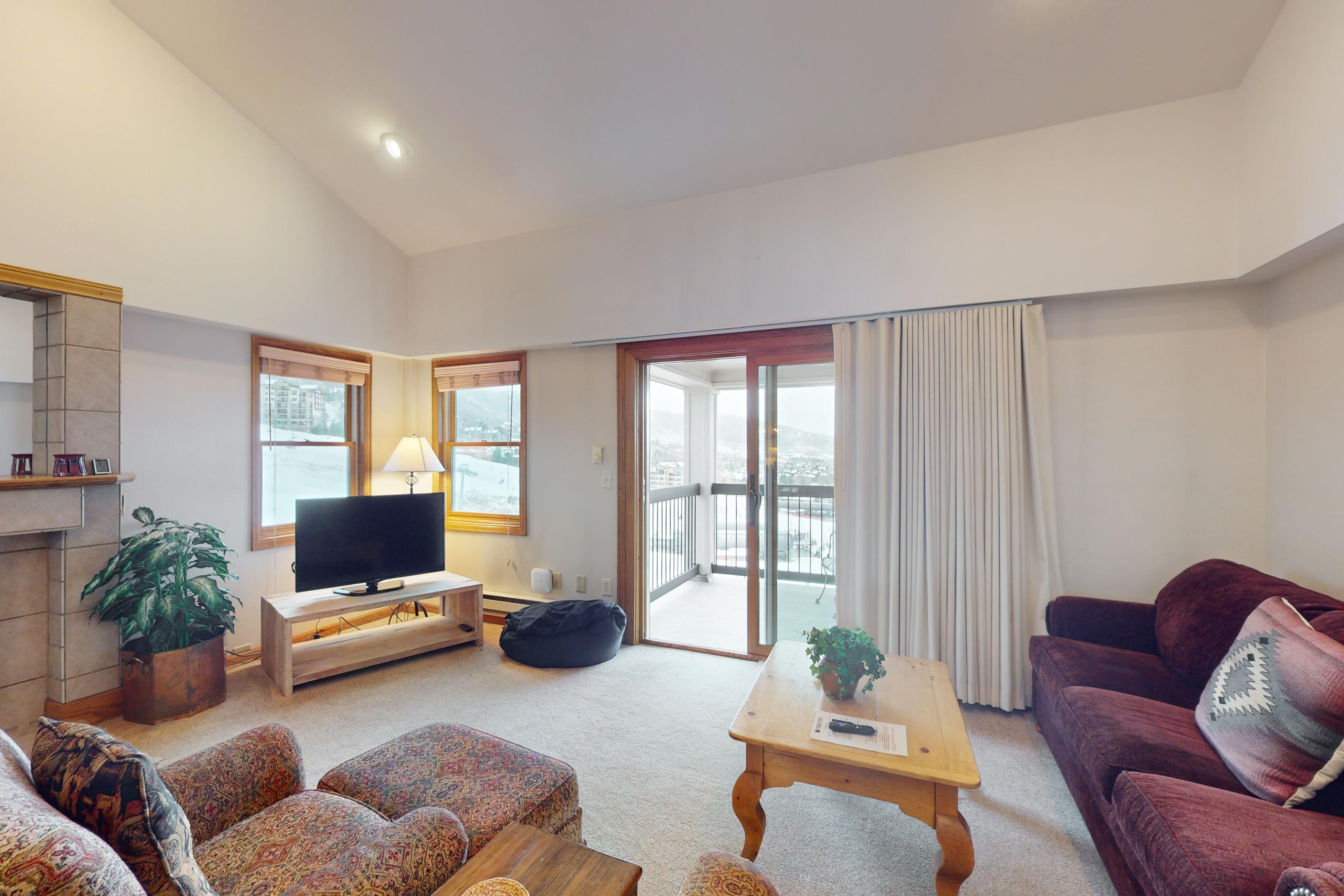 Torian Plum Plaza 805