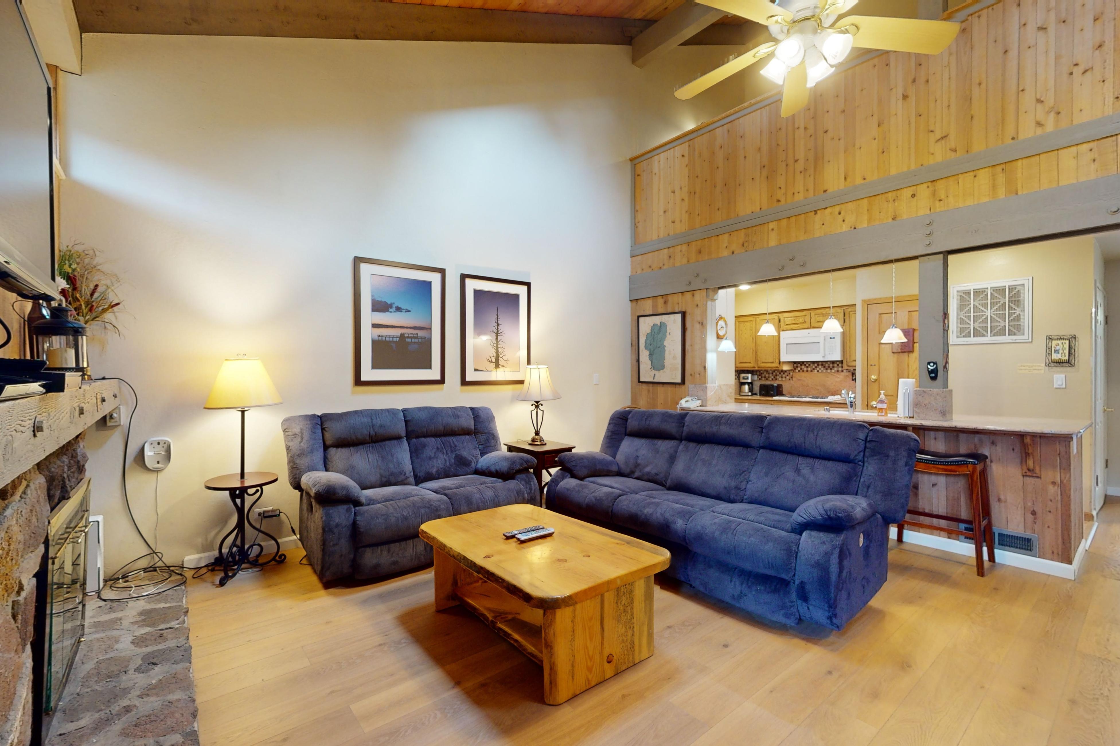 Lofted Lake Lookout #438