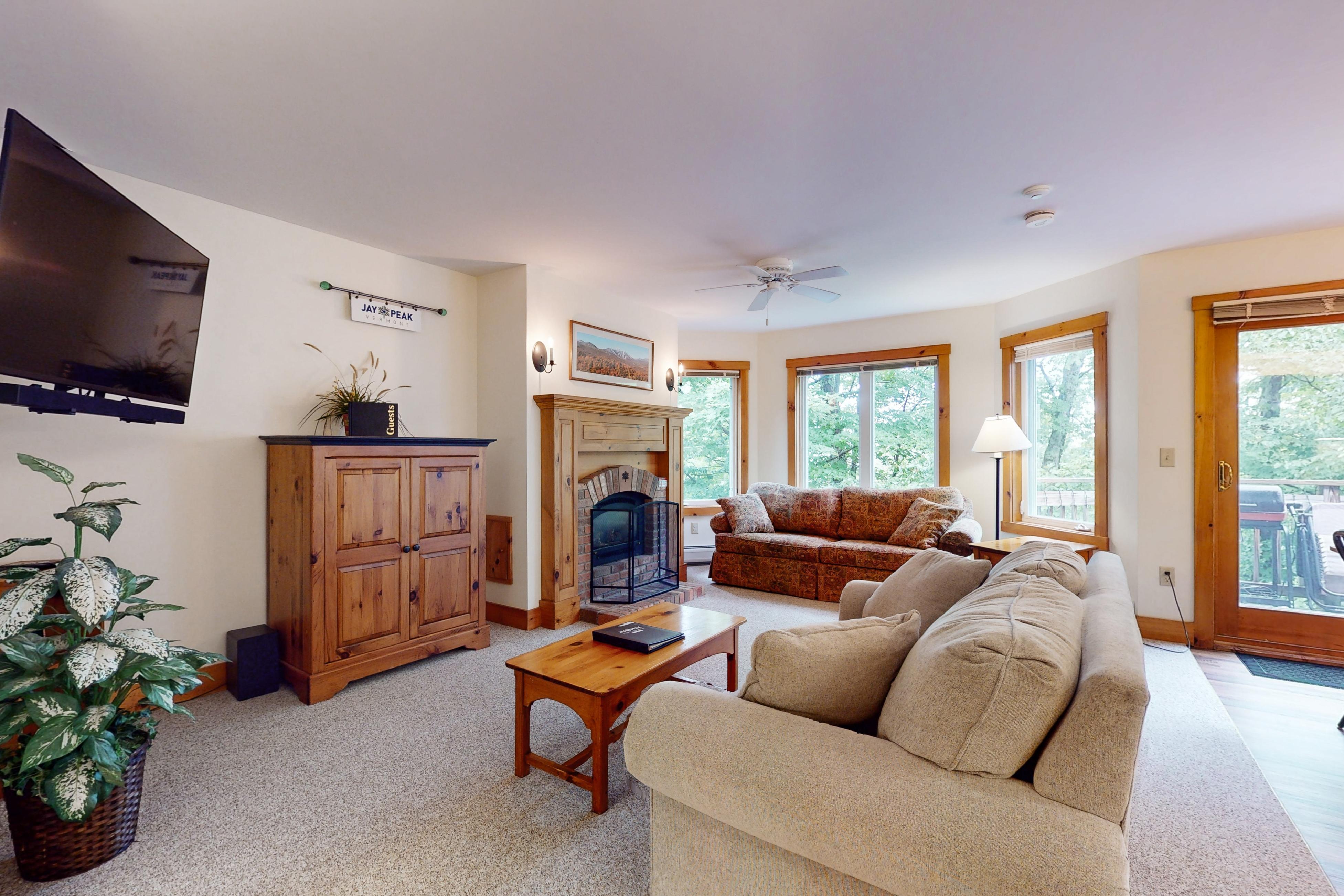 Grammy Jay Getaway #V363 3